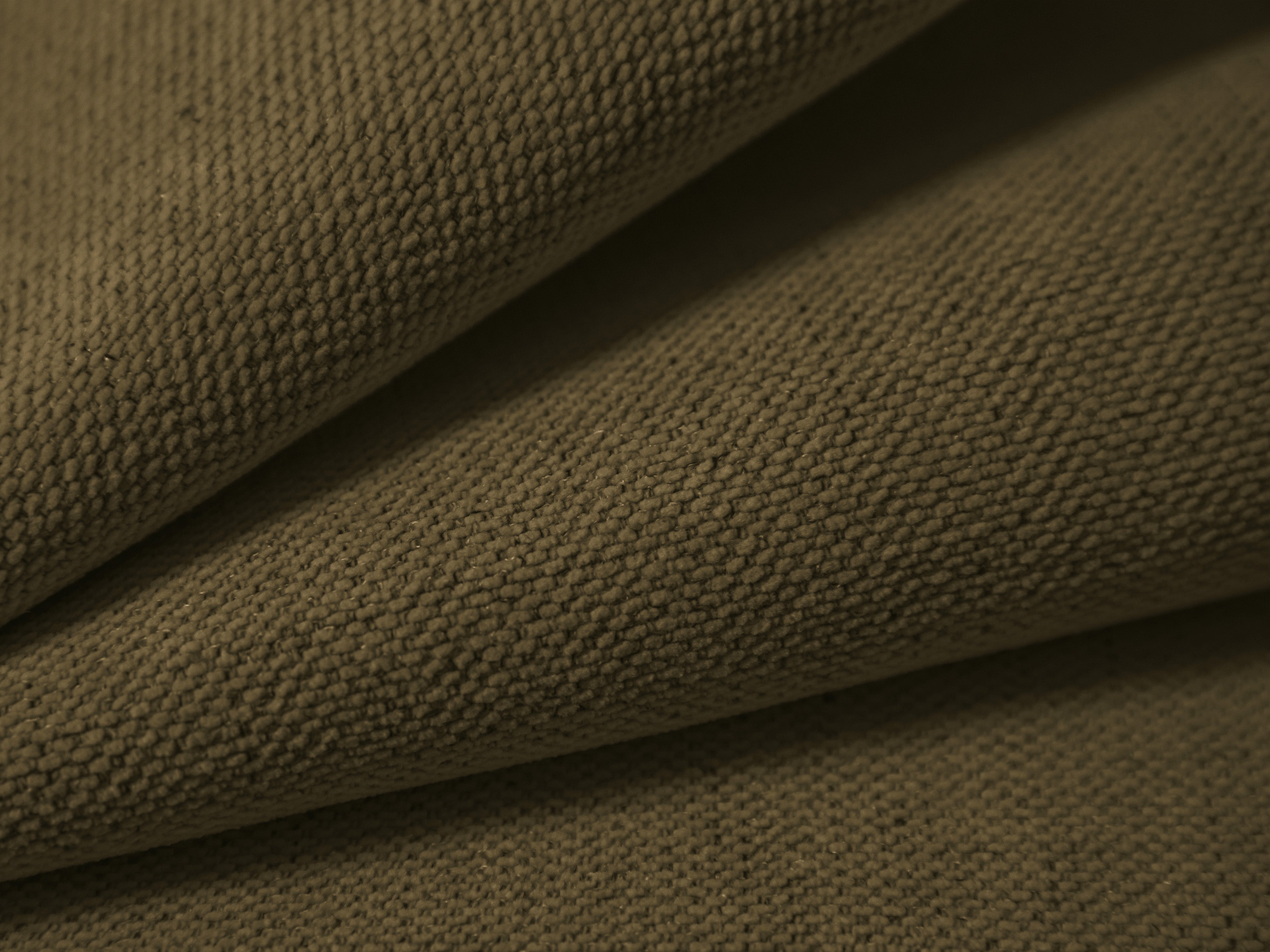 Symmetrische 4-Sitzer-Couch CAMPI in grünem Chenille