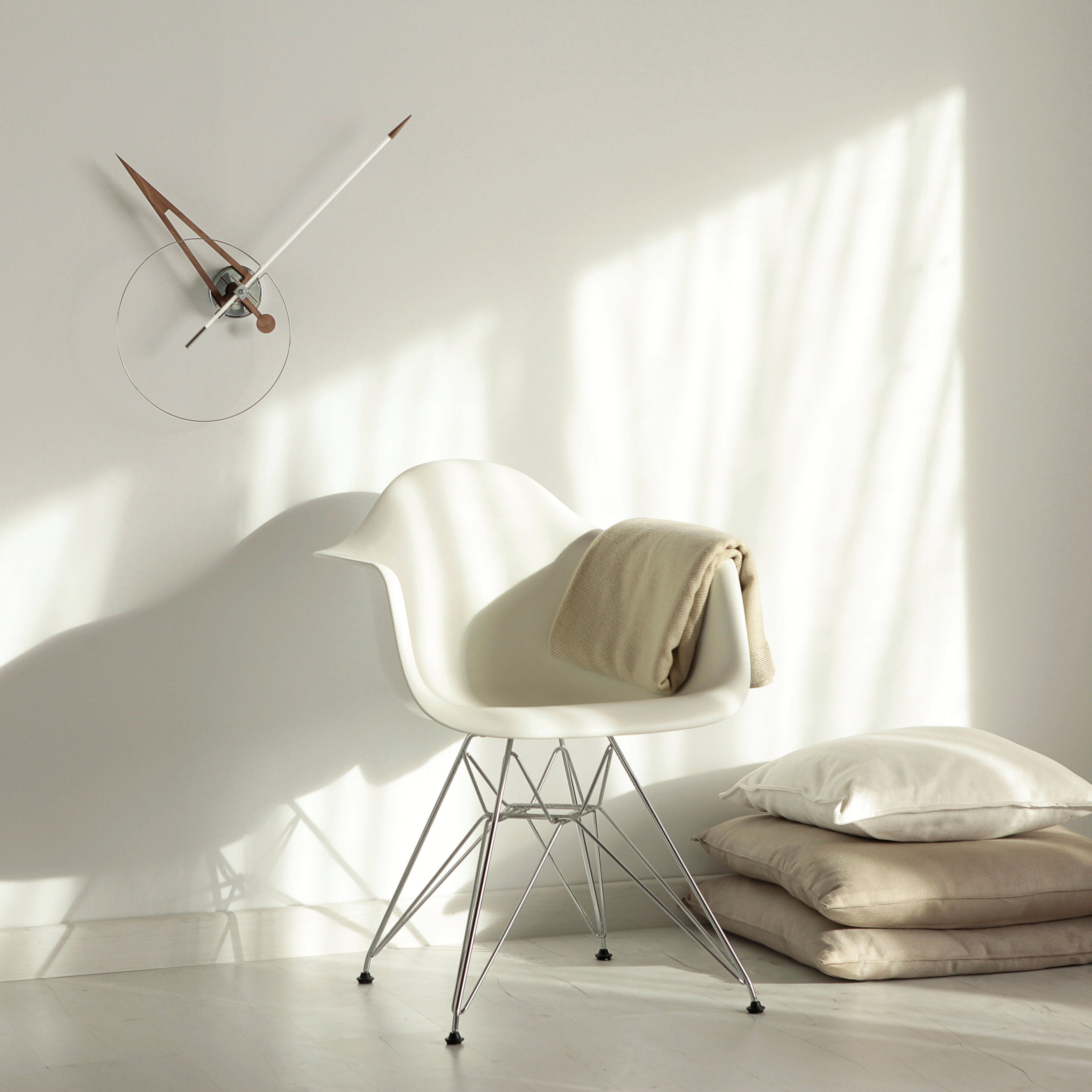 Wall clock CRIS walnut wood with chrome and white finish