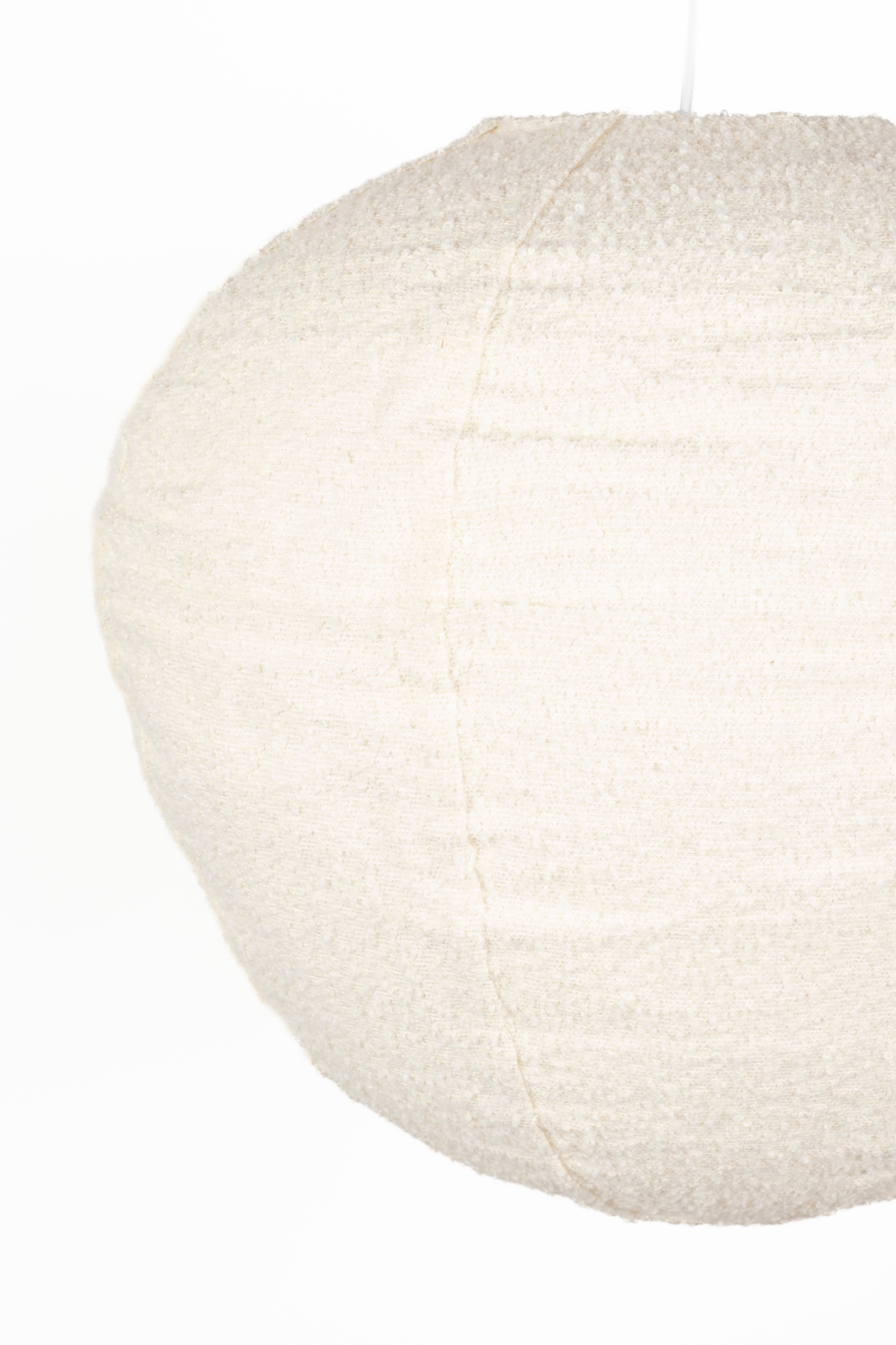 Hängelampe COCOON in cremefarbener Bouclé-Optik