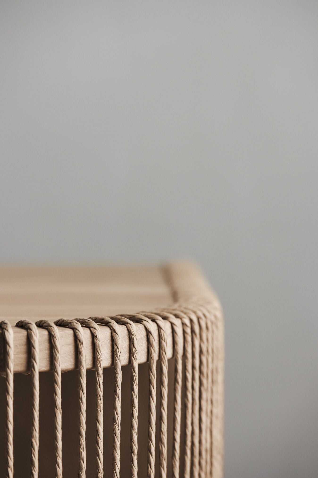 DJ -Konsole -Kabel blies Eichenholz