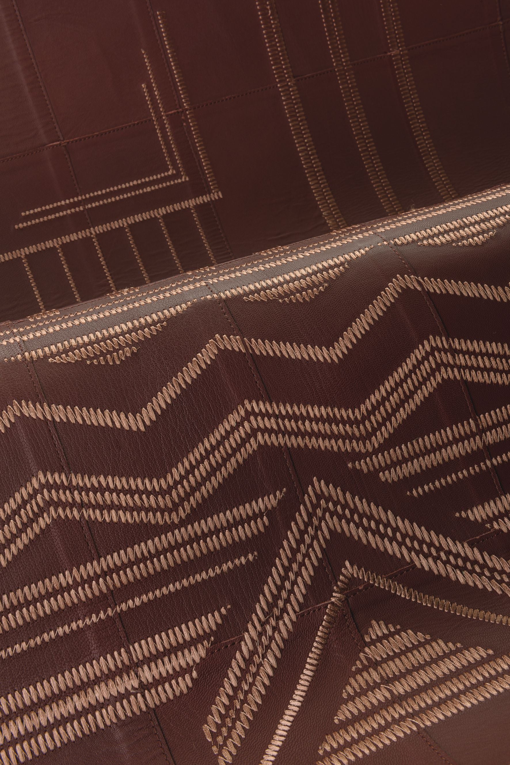 Geometrisch gemusterte natürliche Leder-Tapete PALAZZO beige