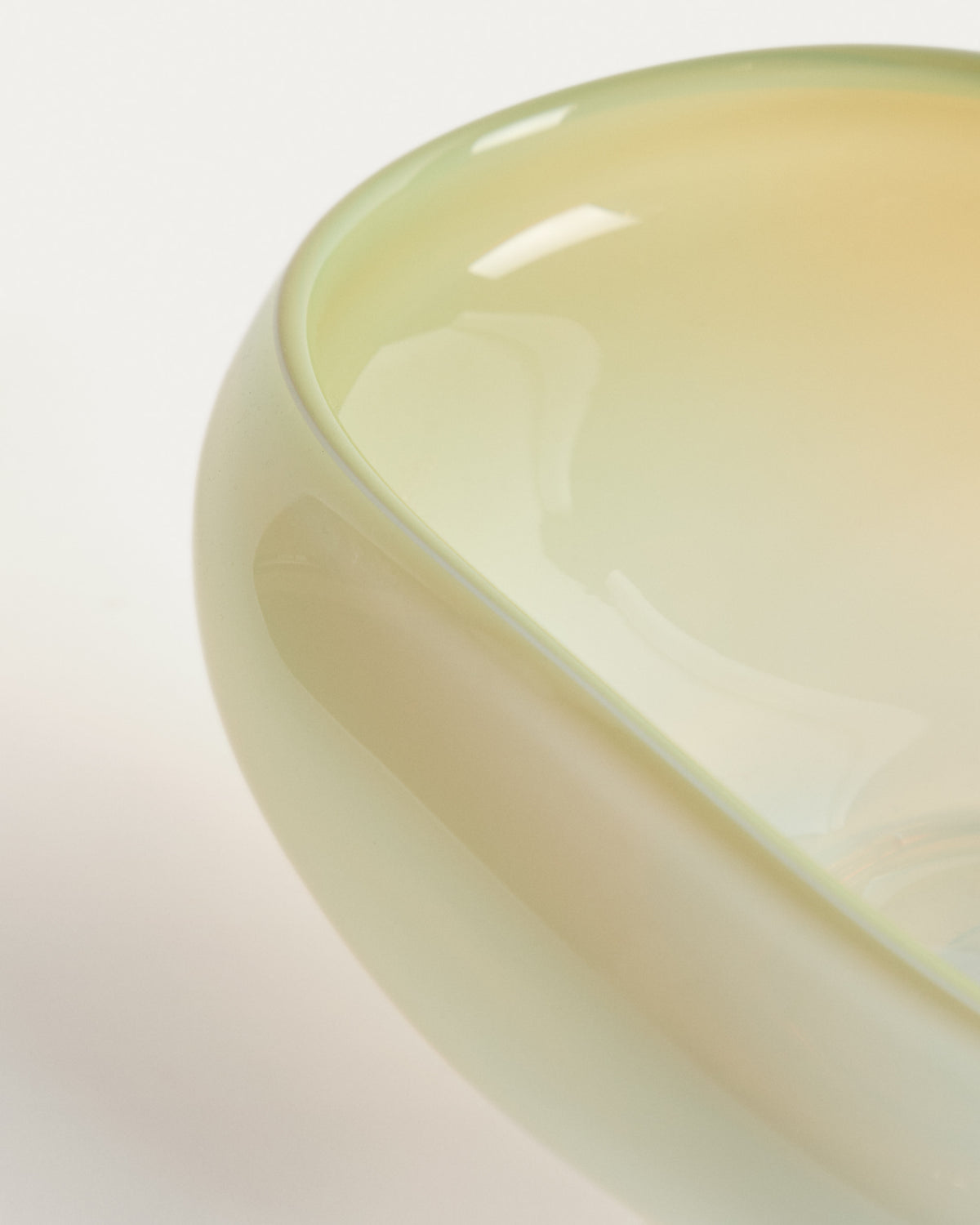 Dekoracja stołu NODILA białe szkło – ujęcie 3