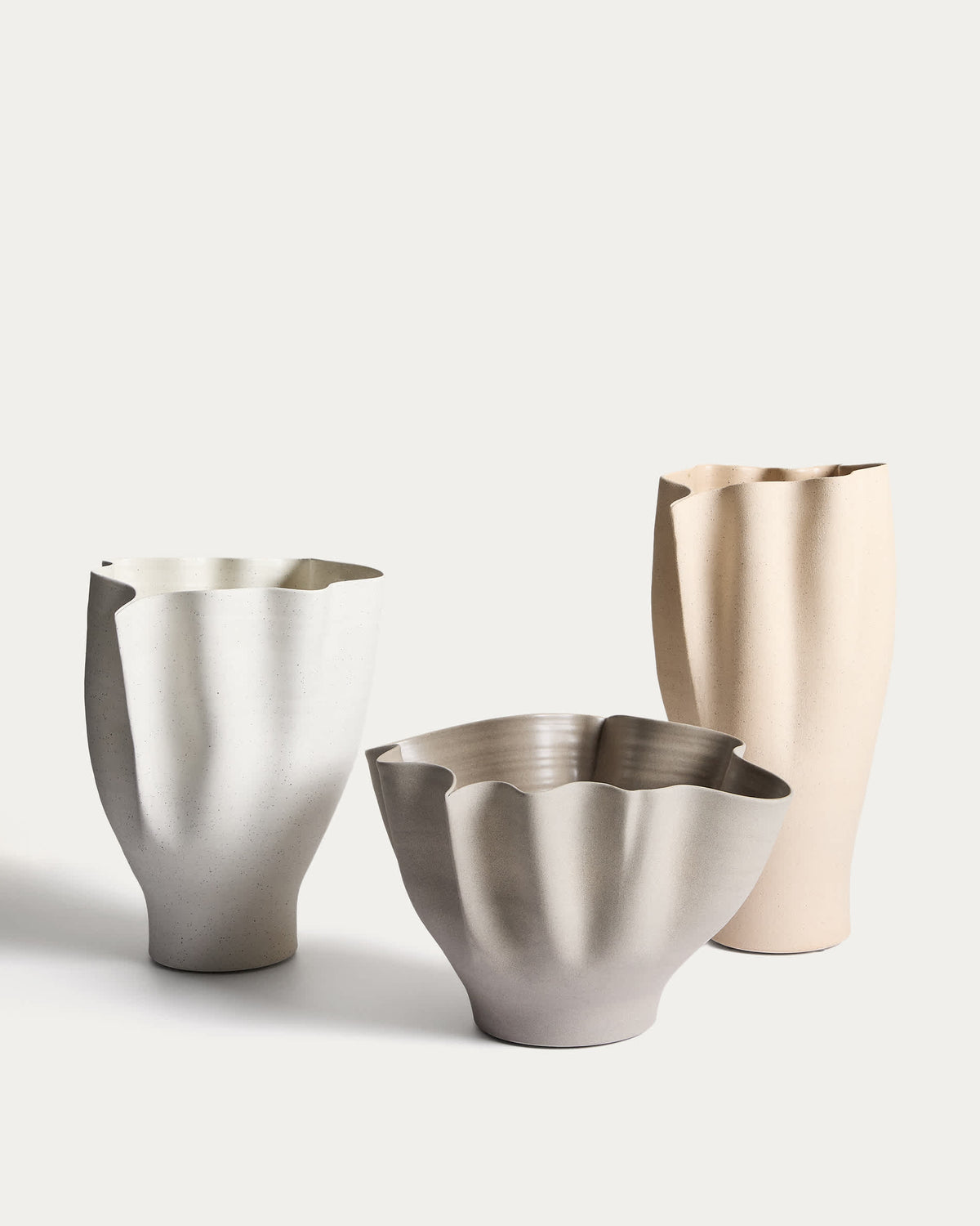 Wazon NILEA beżowy ceramiczny – ujęcie 5