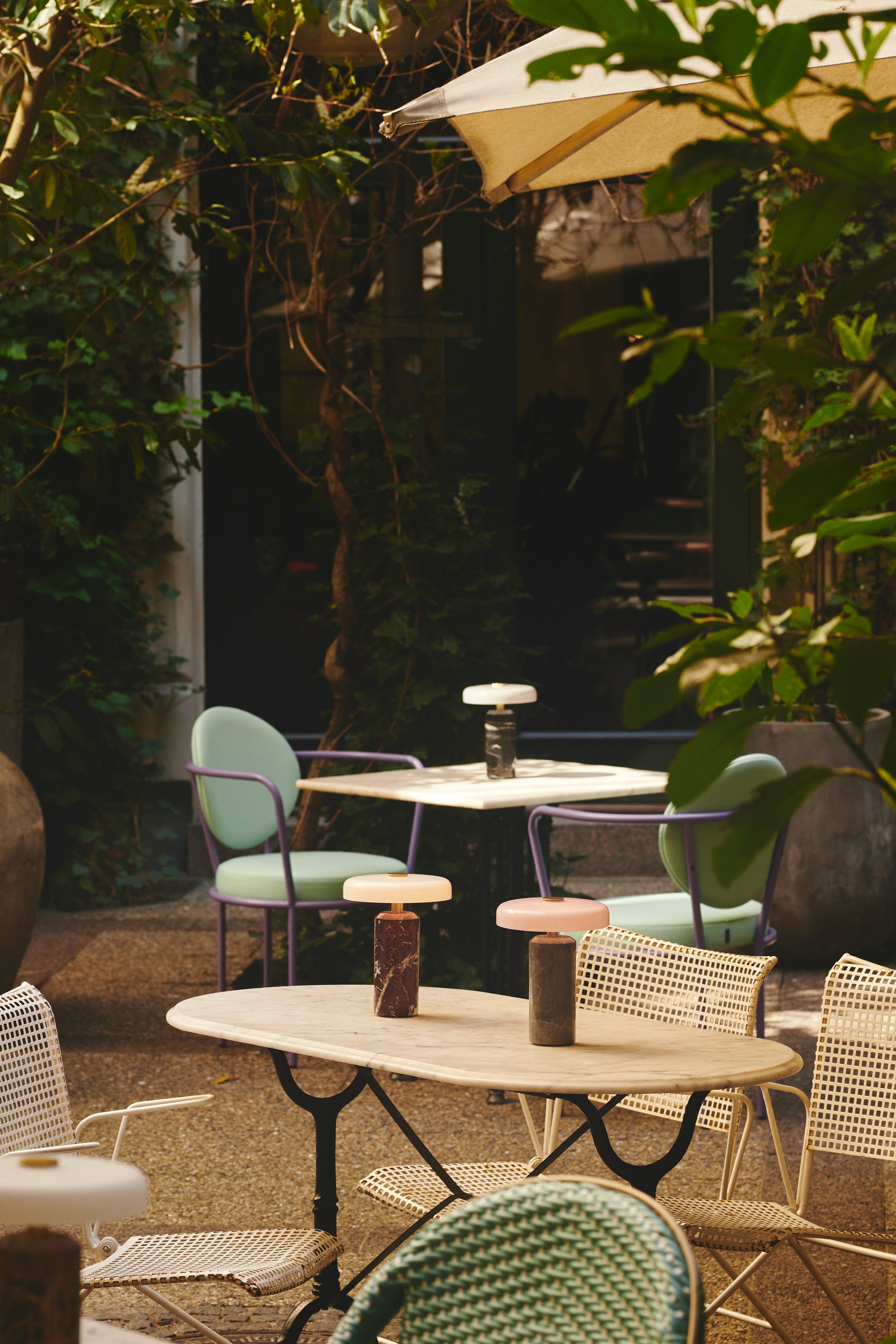 Portable lamp TRIP burgundy marble with milky white glass