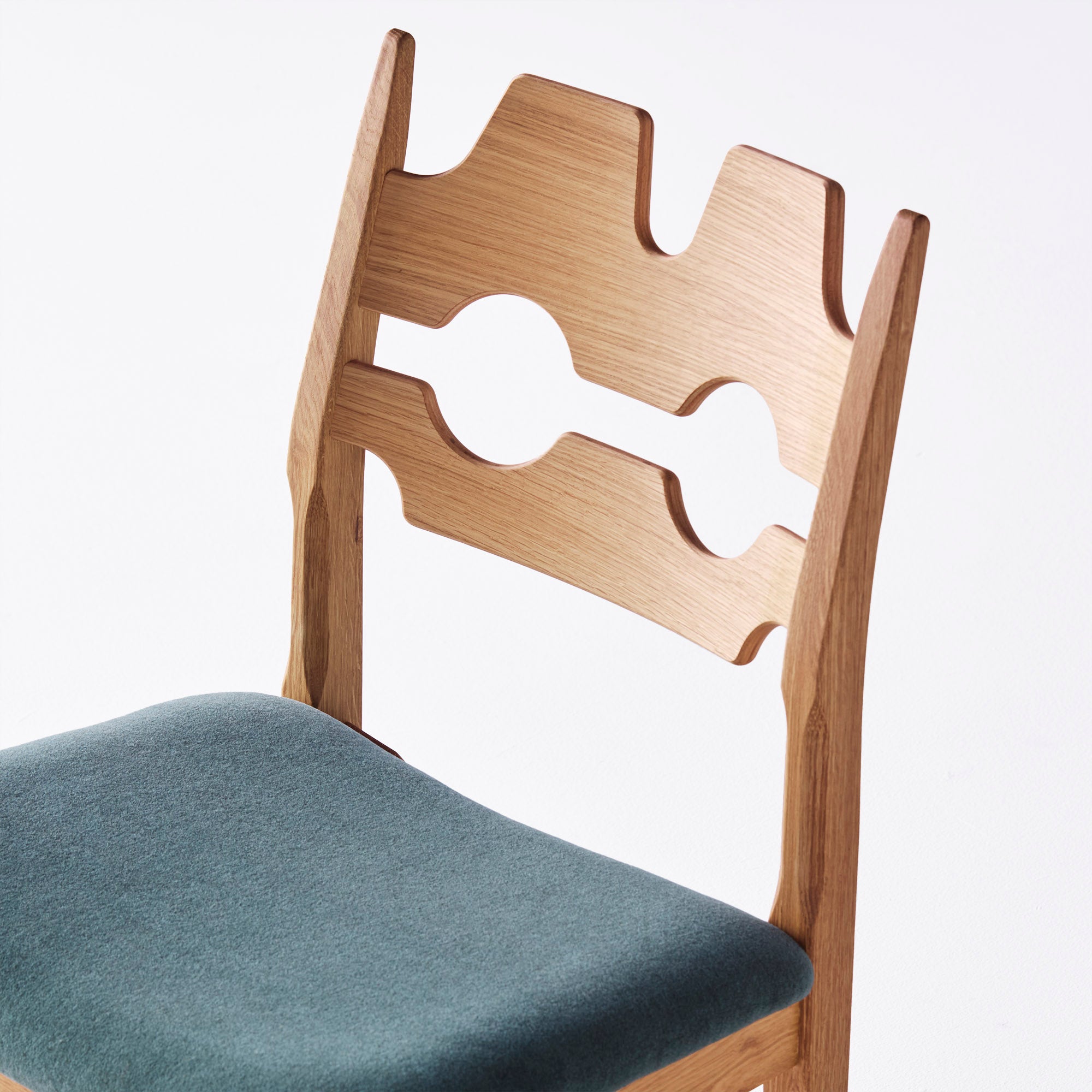 RAZOR Chair blue with oak base