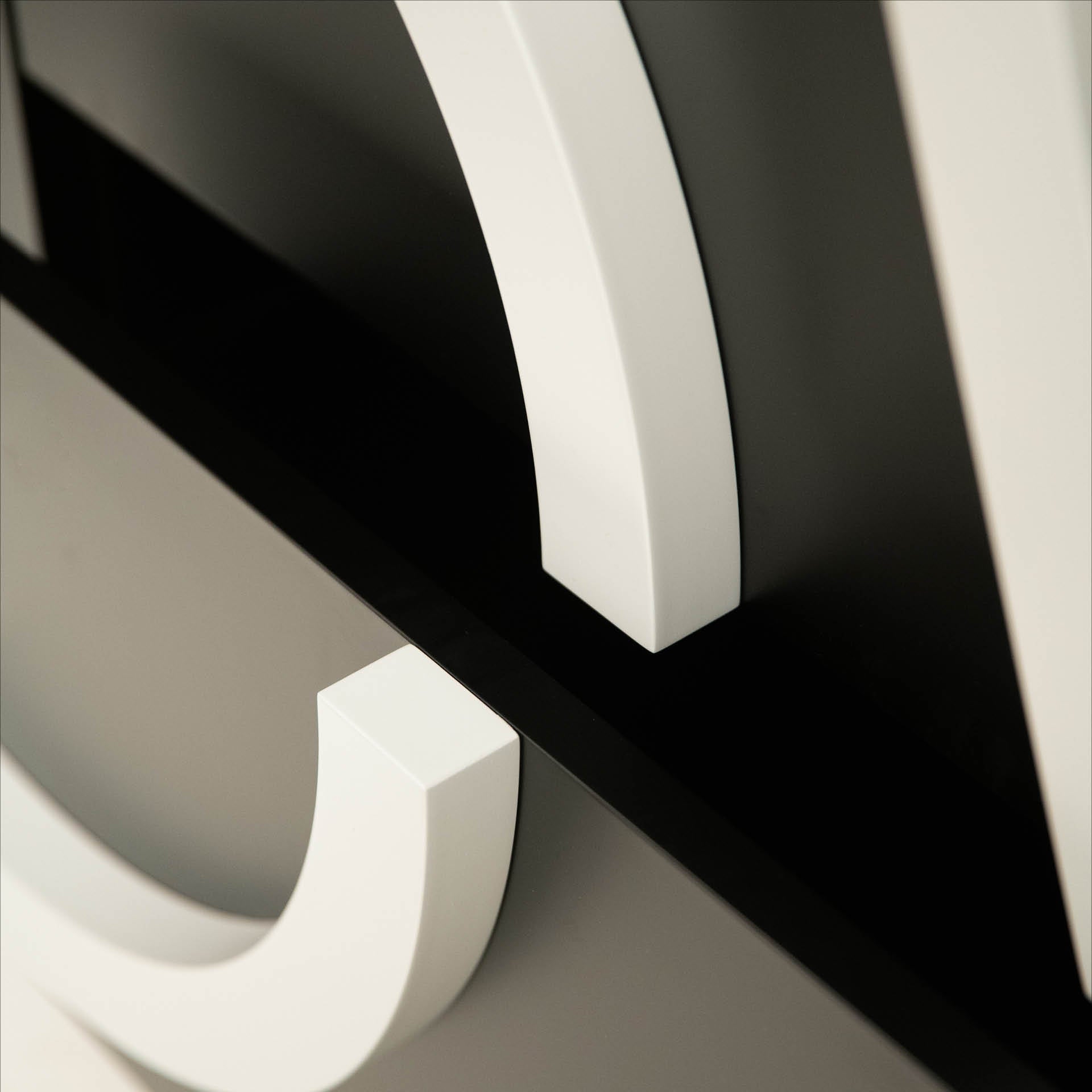 Chest of drawers Love black