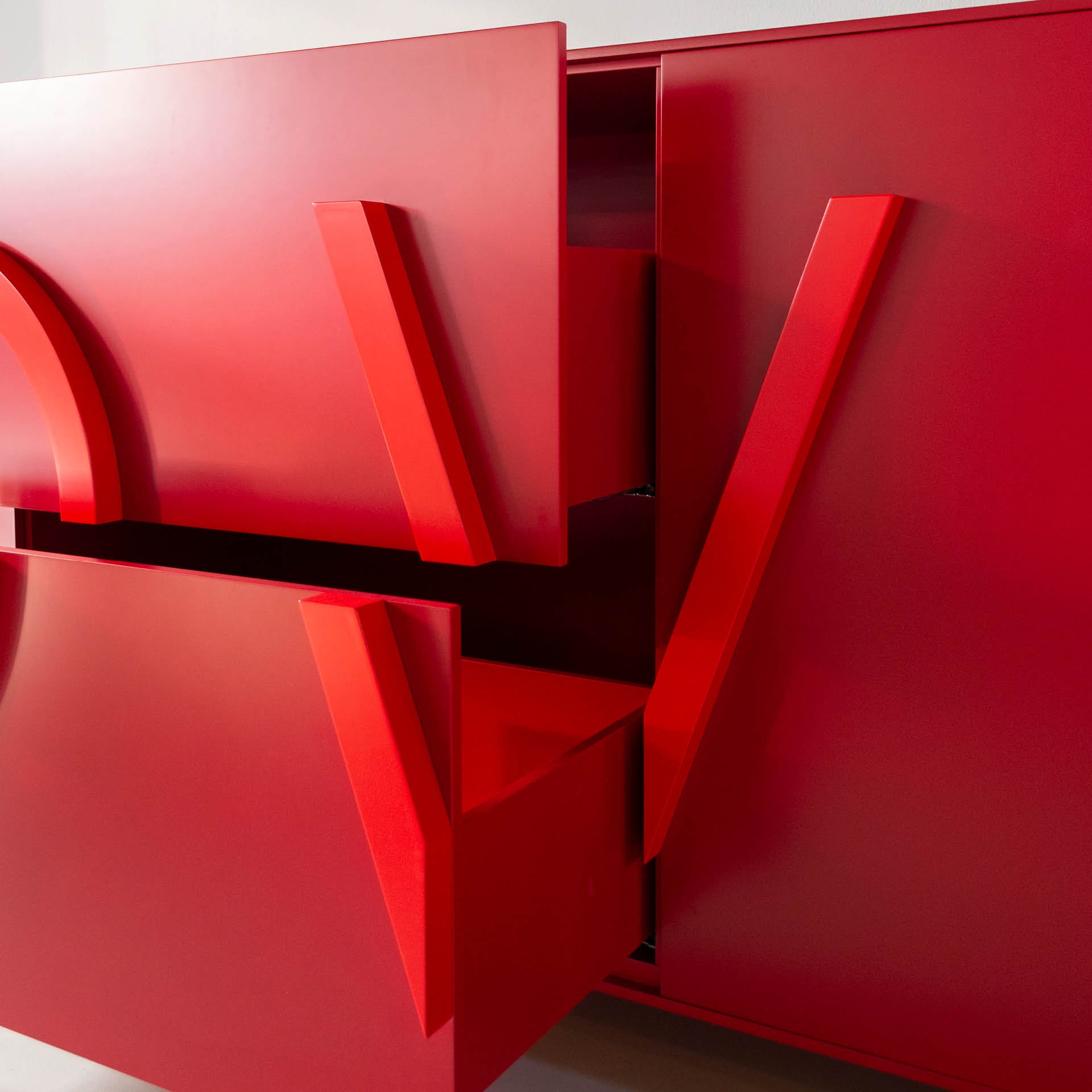 Chest of drawers Love black