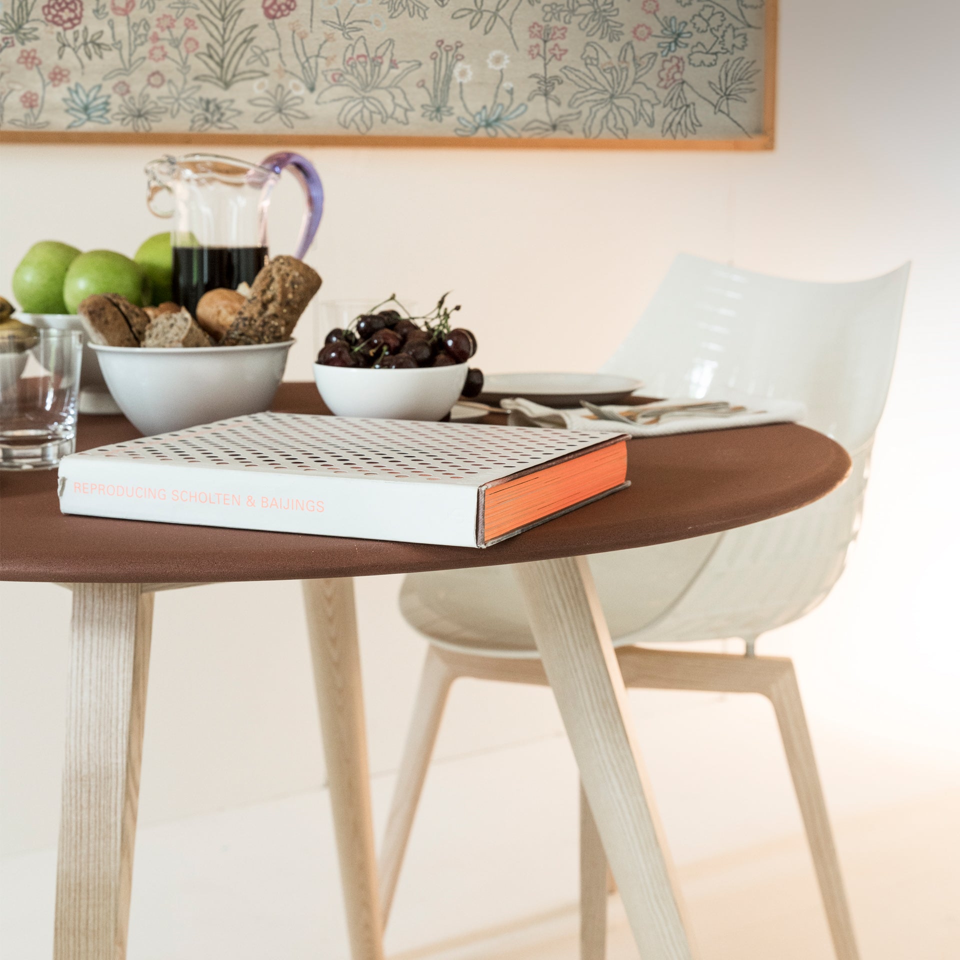 Schwarzer Meridiana -Stuhl mit Aschebasis