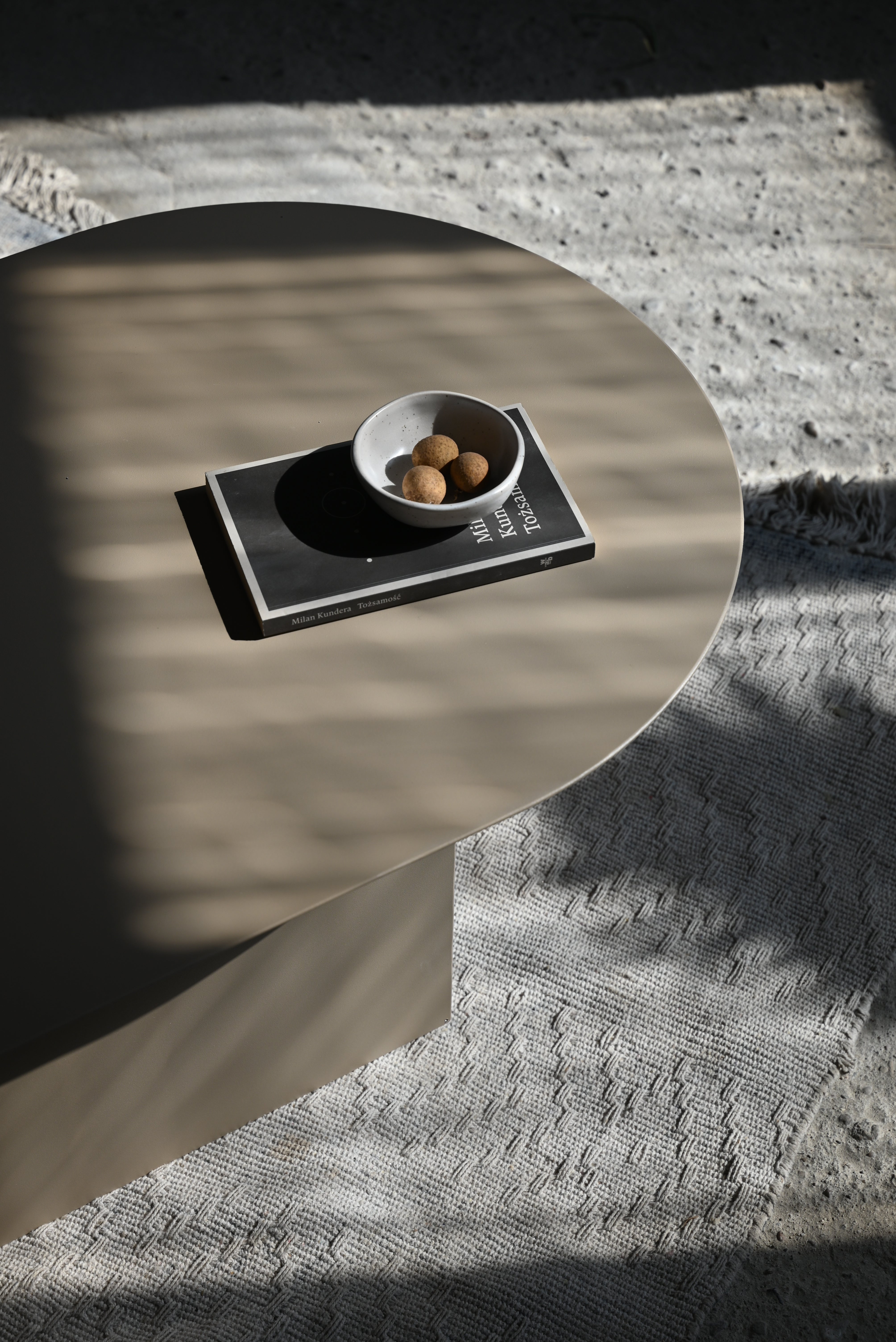 Kaffeetisch FUKU LONG aus Stahl und Holz
