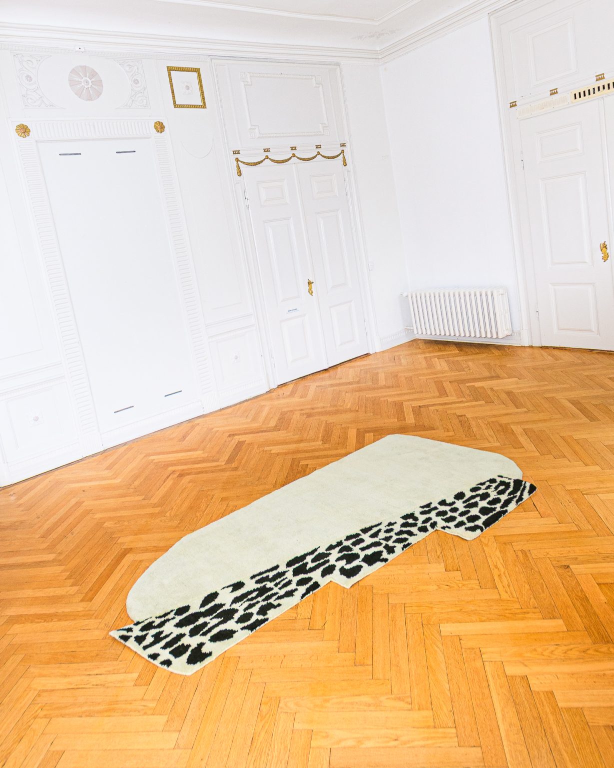 Asymmetrischer dekorativer Teppich WILD MIST grün