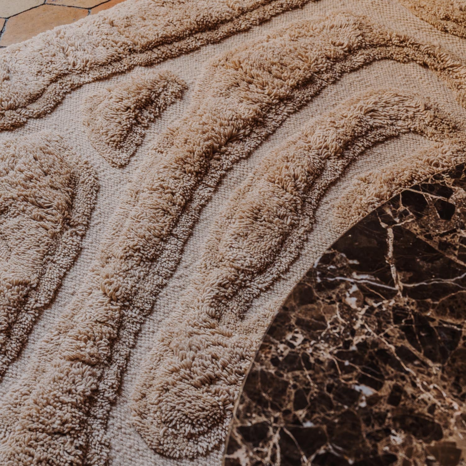 Wool rug BEATEN TRACK beige with fringes