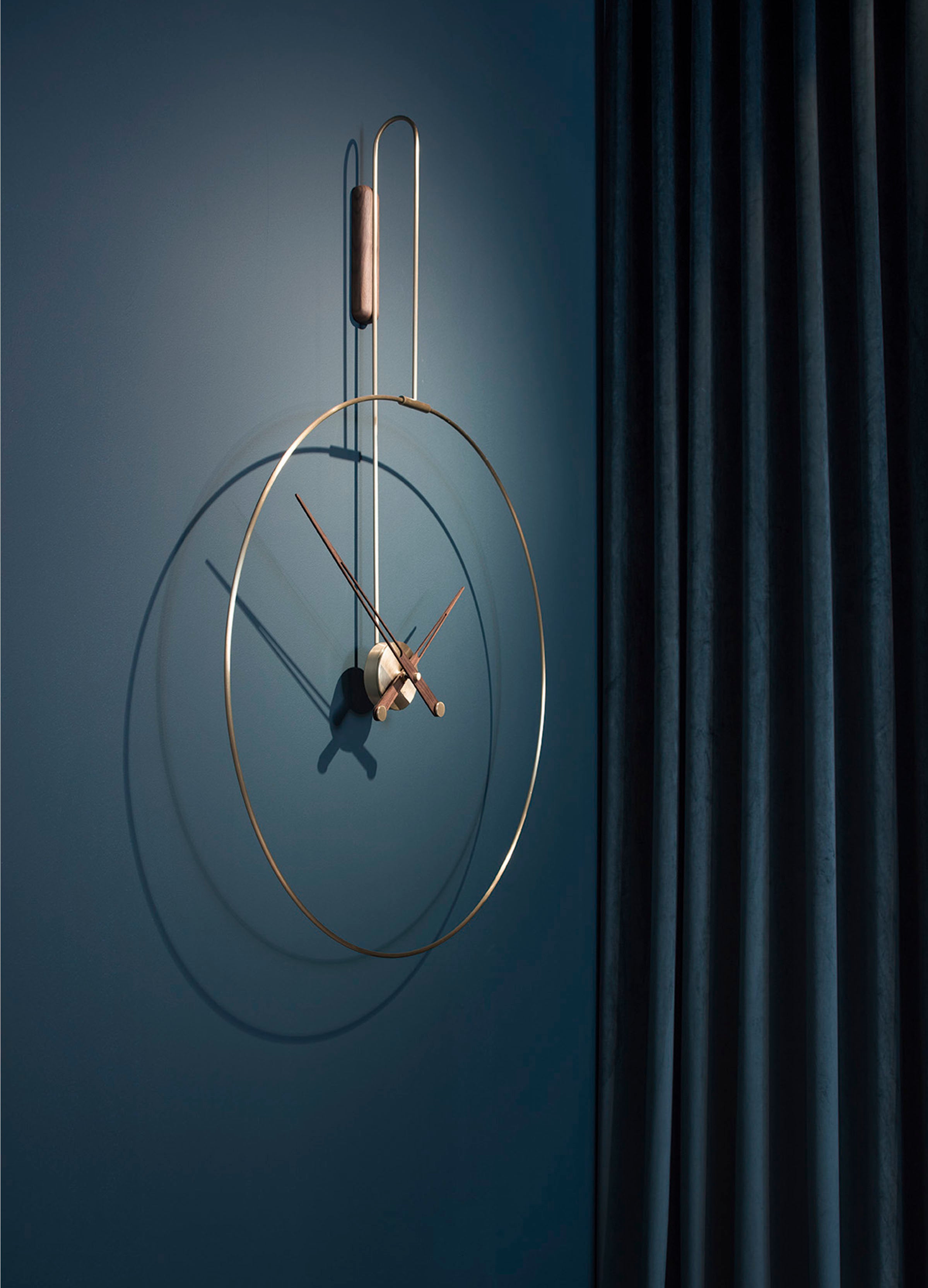 Wall Clock DARO Walnut Wood with Silver