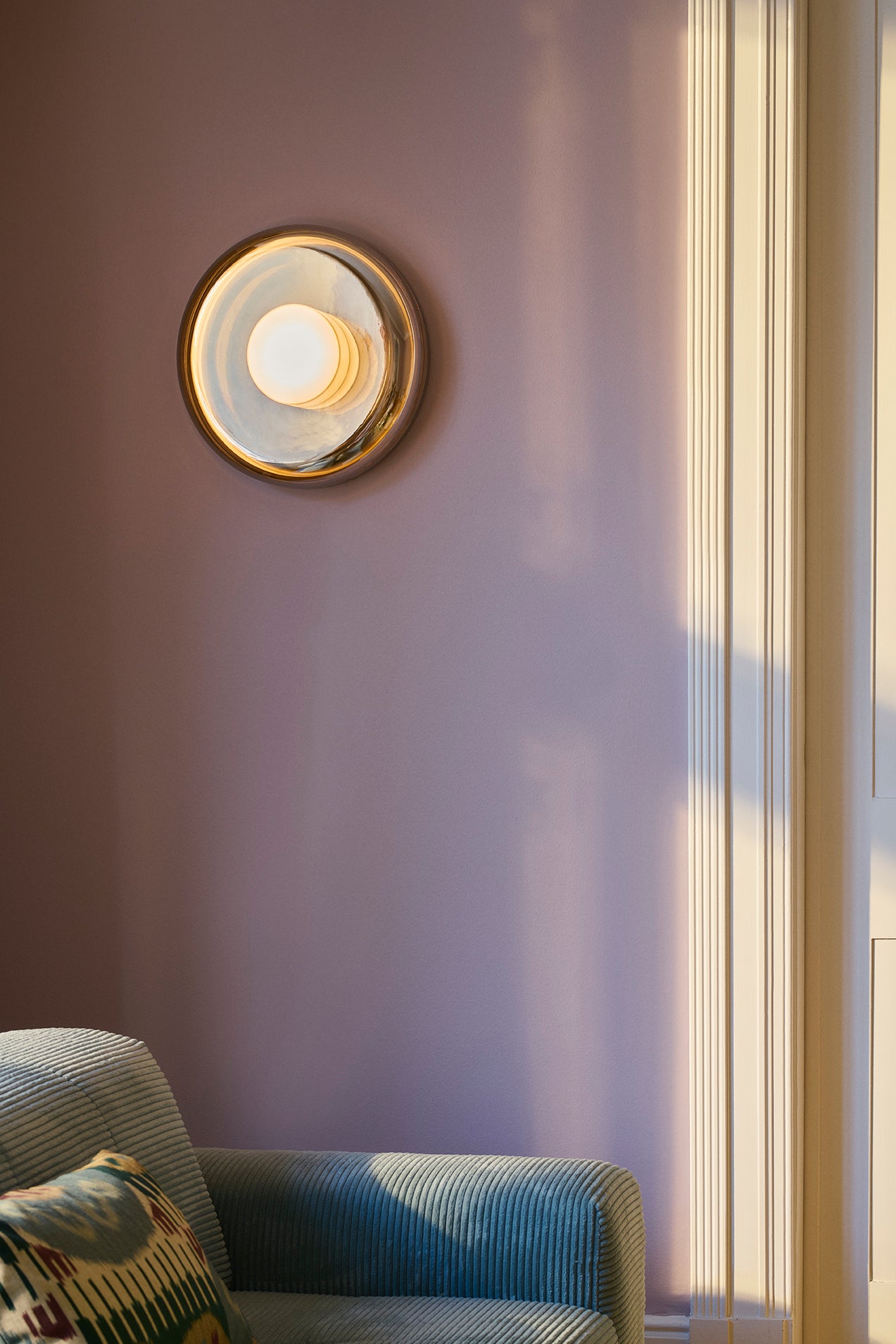 ENDLESS wall lamp coated glass