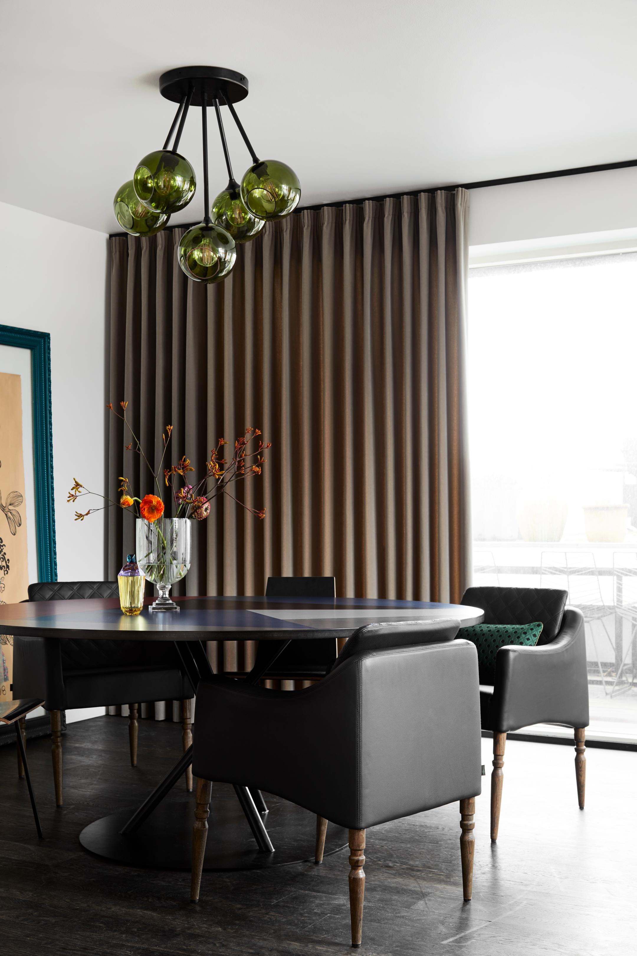 Pendelleuchte BALLROOM MOLECULE rauchig mit schwarzer Oberfläche