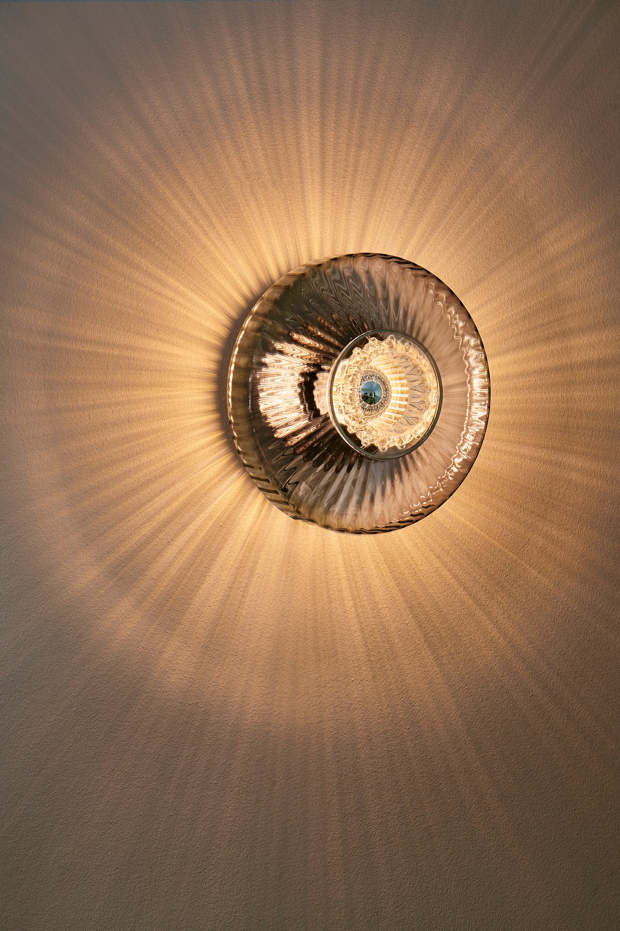 NEW WAVE OPTIC wall lamp smoky glass