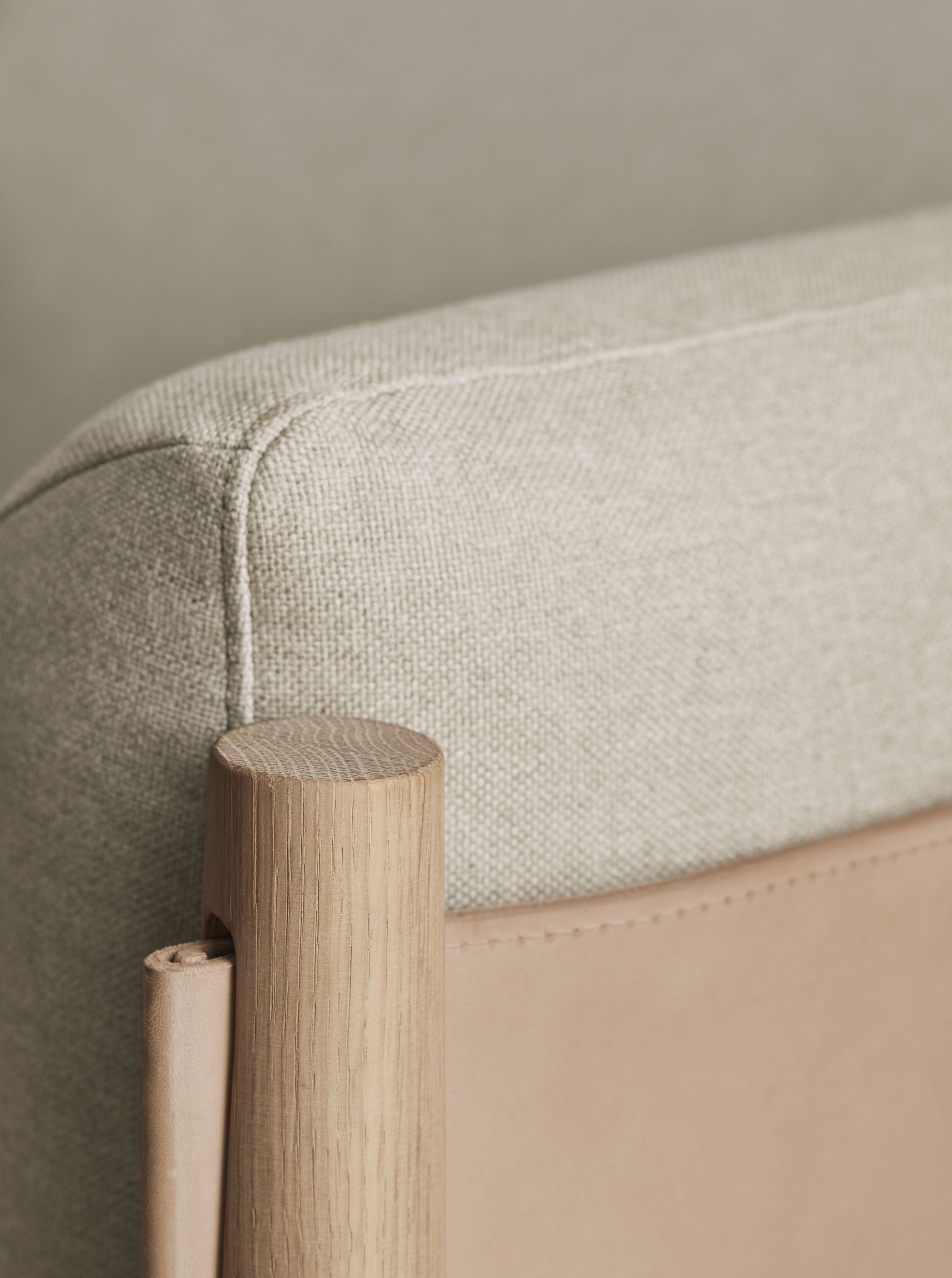 Tauch -Sessel natürliches Leder mit einer dunklen Basis