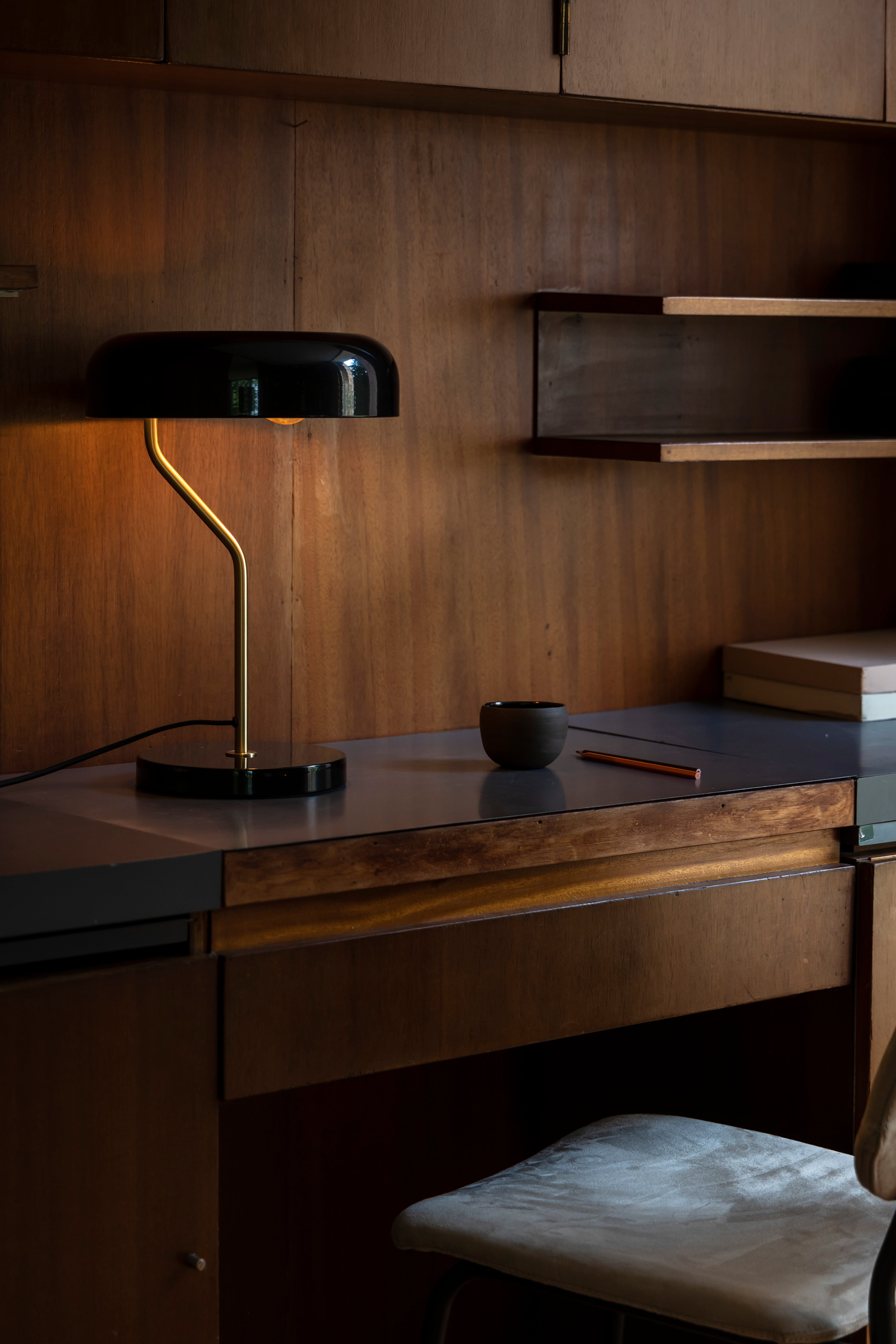 Lampa stołowa ECLIPSE czarny – metal, Dutchbone