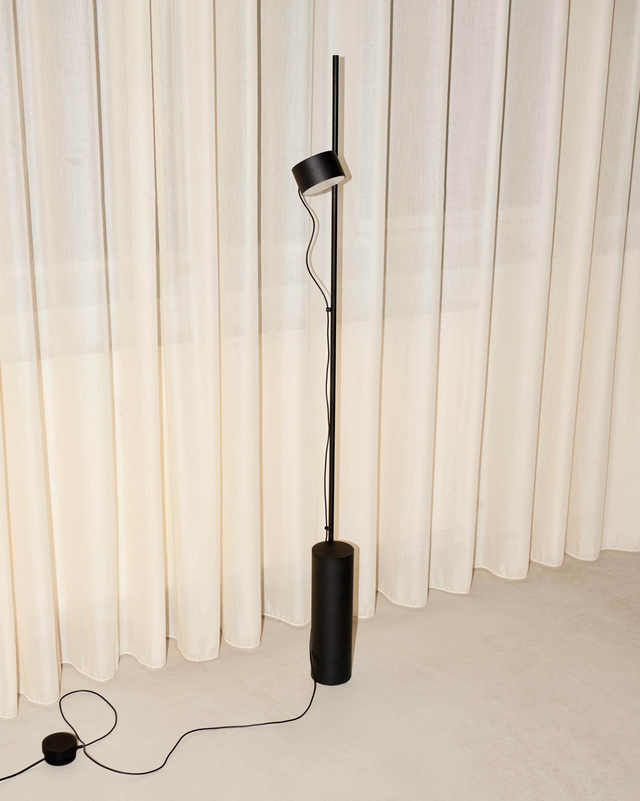 POST Floor Lamp Black