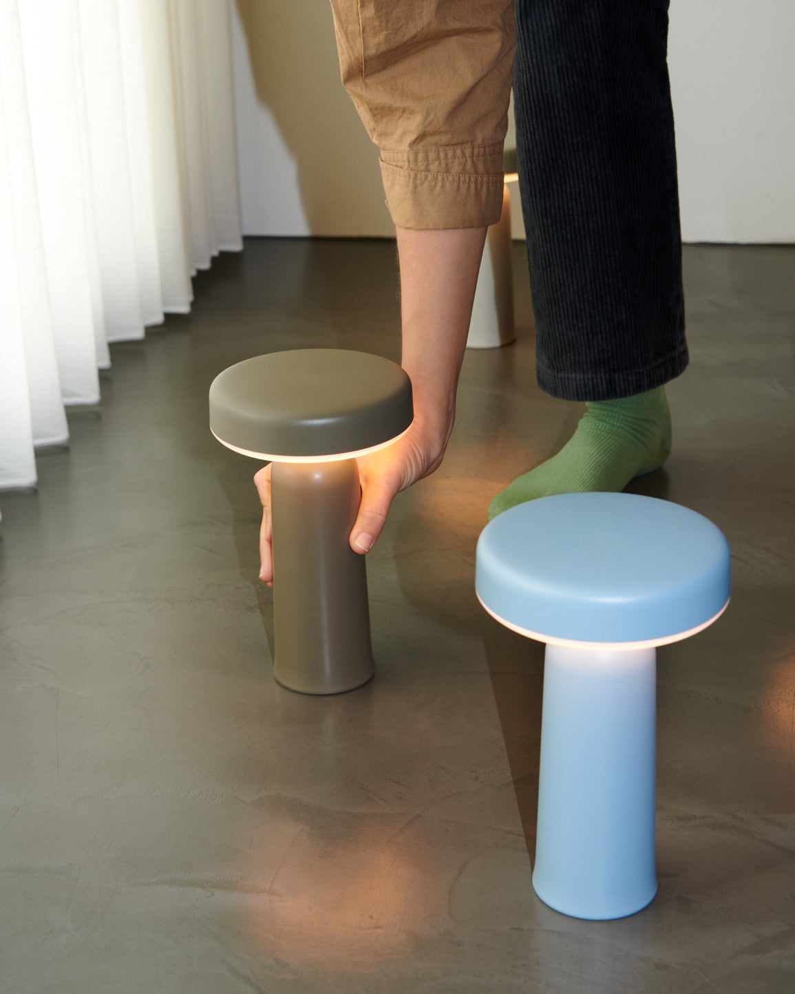 Tragbare Außenlampe EASE taupe