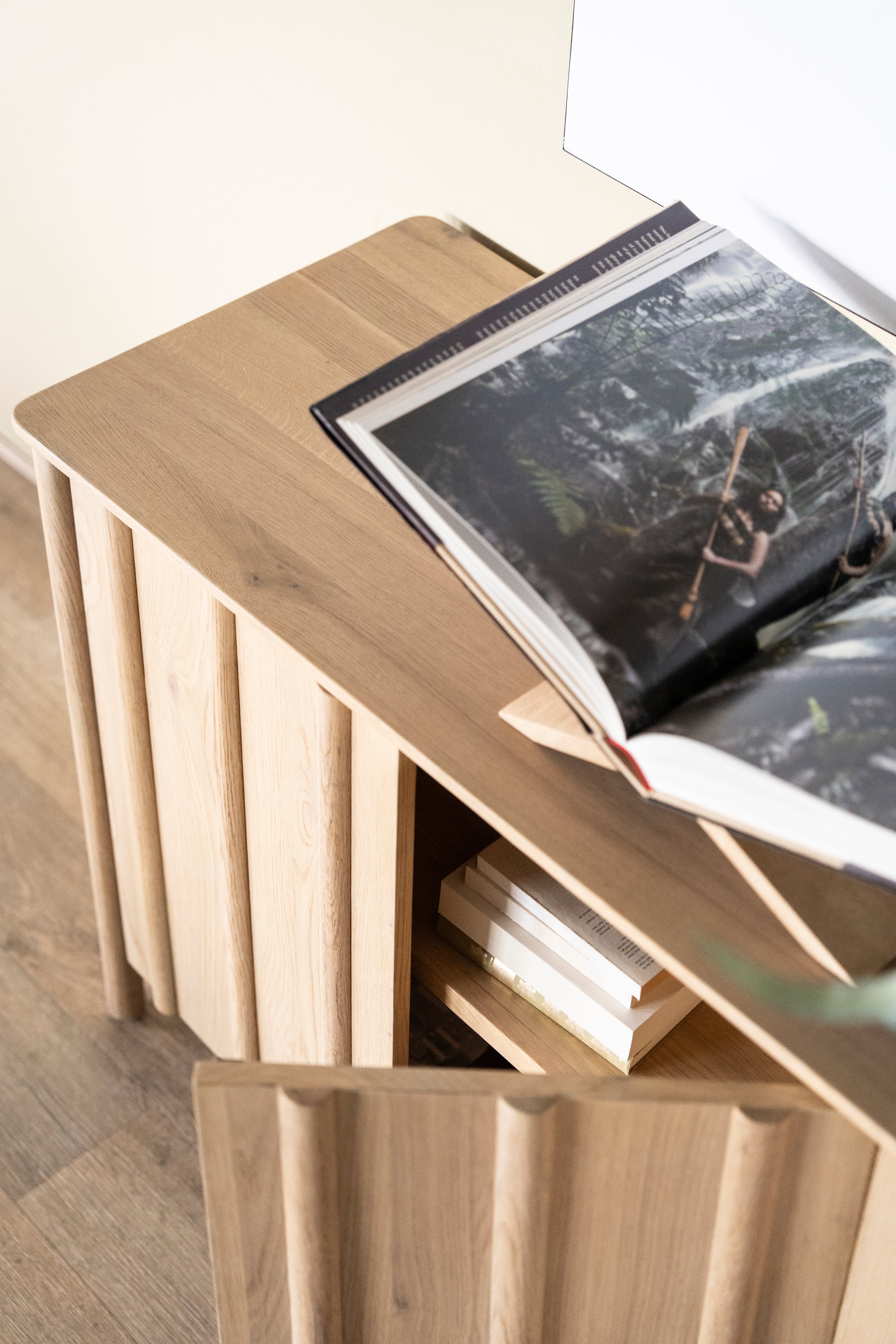 Kommode JAKE aus Eichenholz