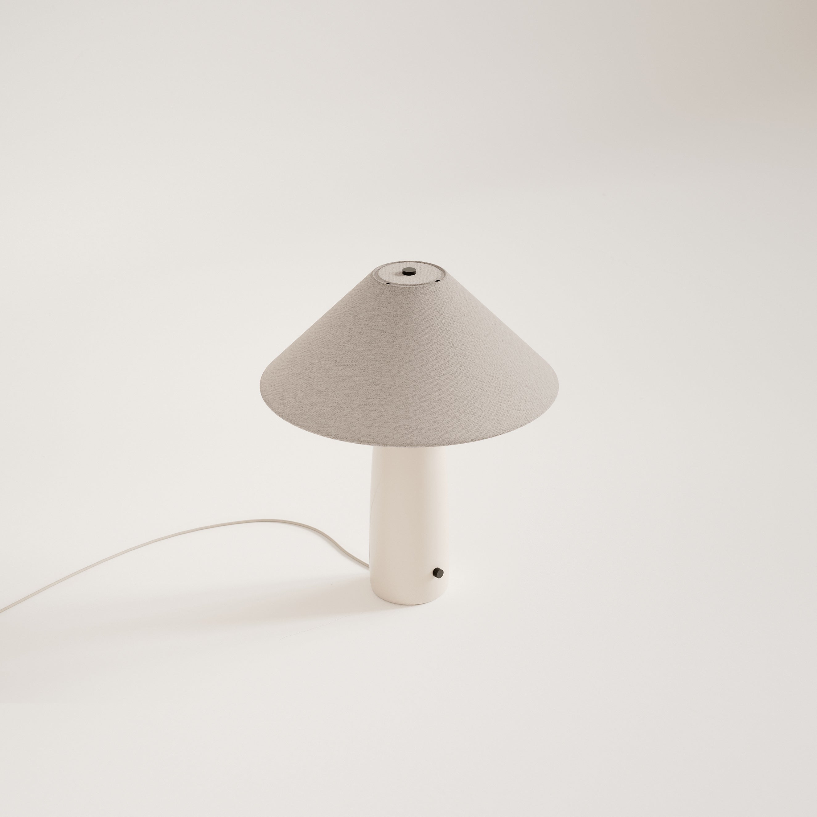 BATON beige table lamp