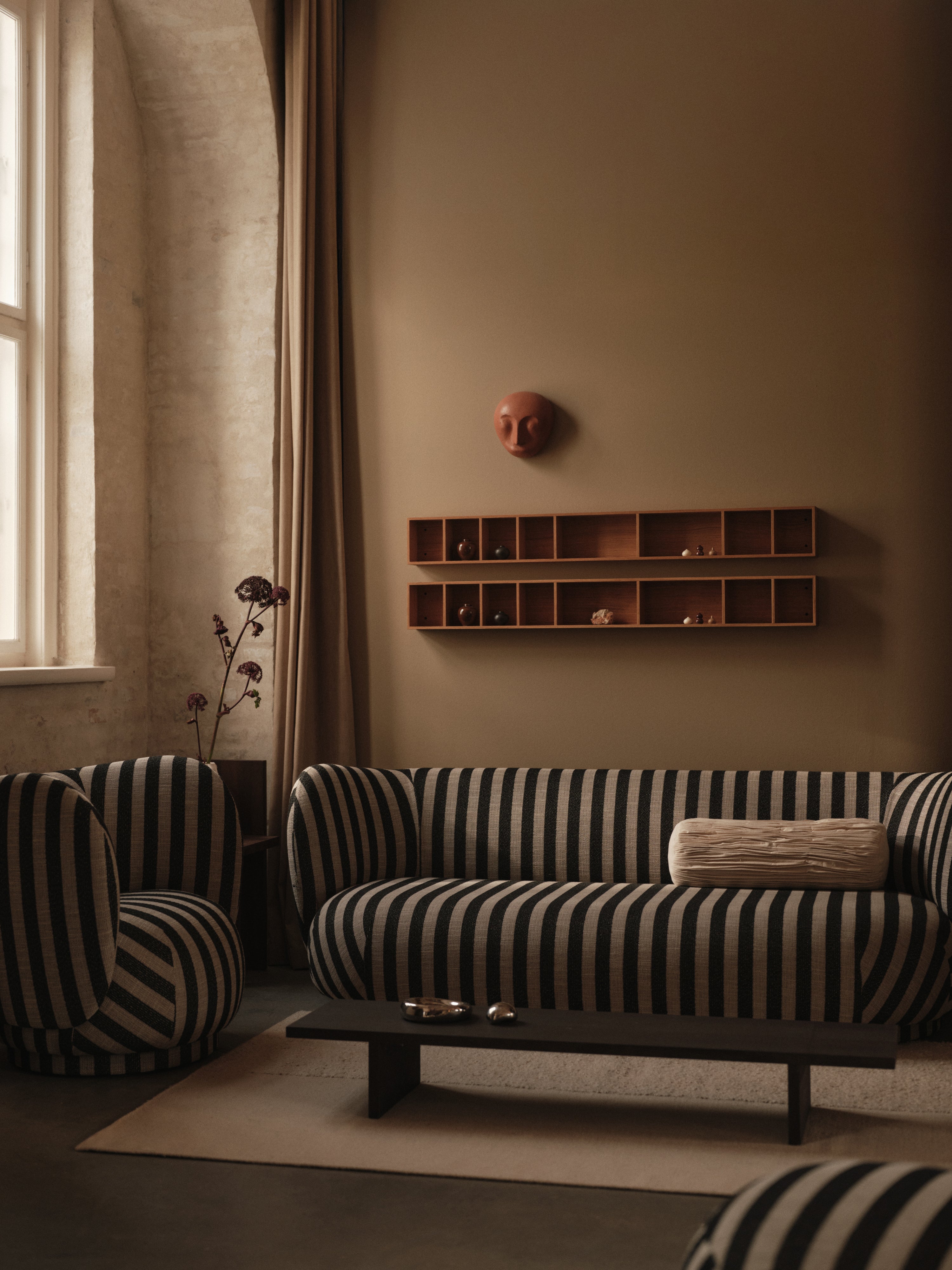 KOMPLIMENT beige rug