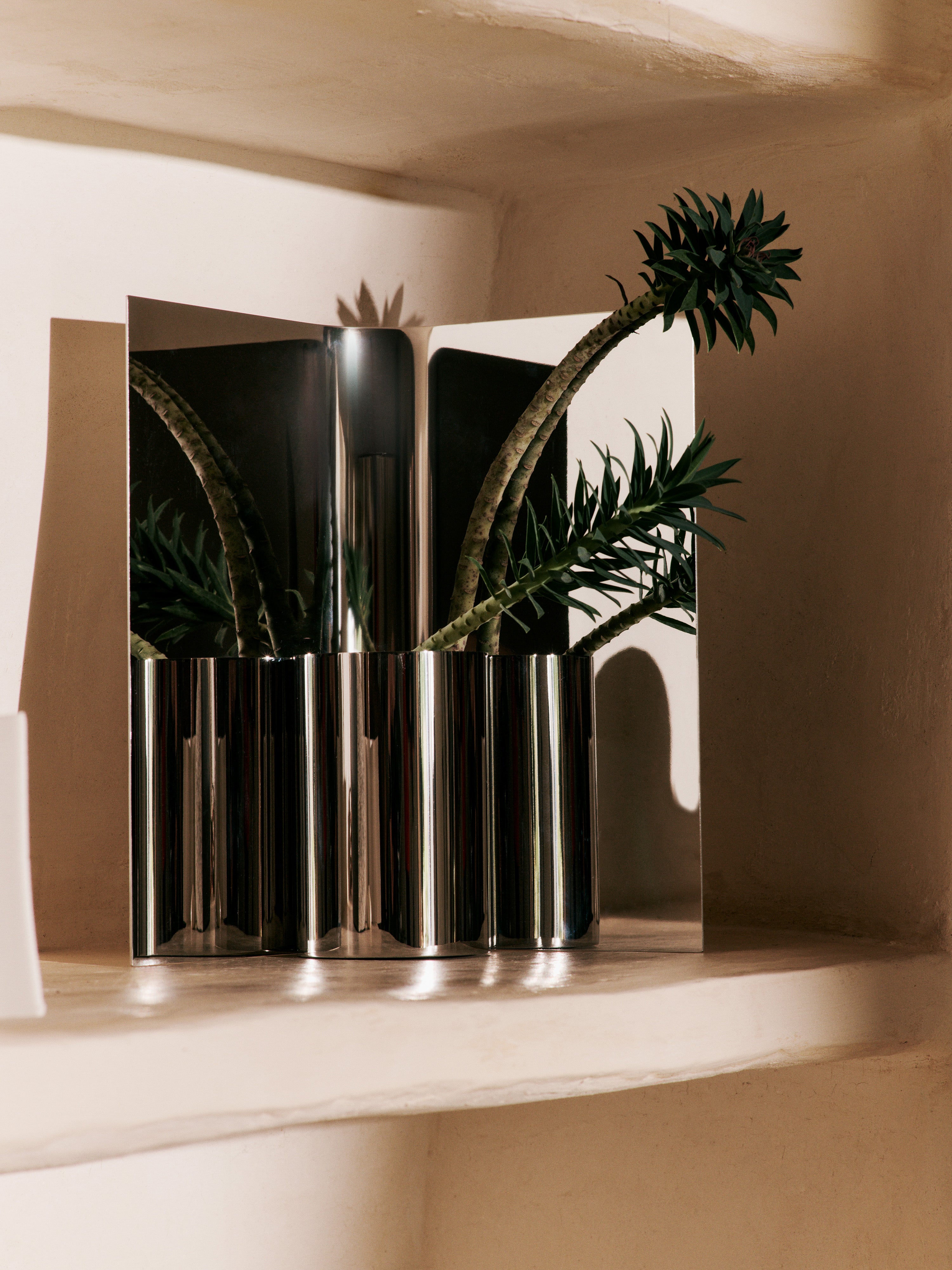 EDDY Vase aus poliertem Edelstahl