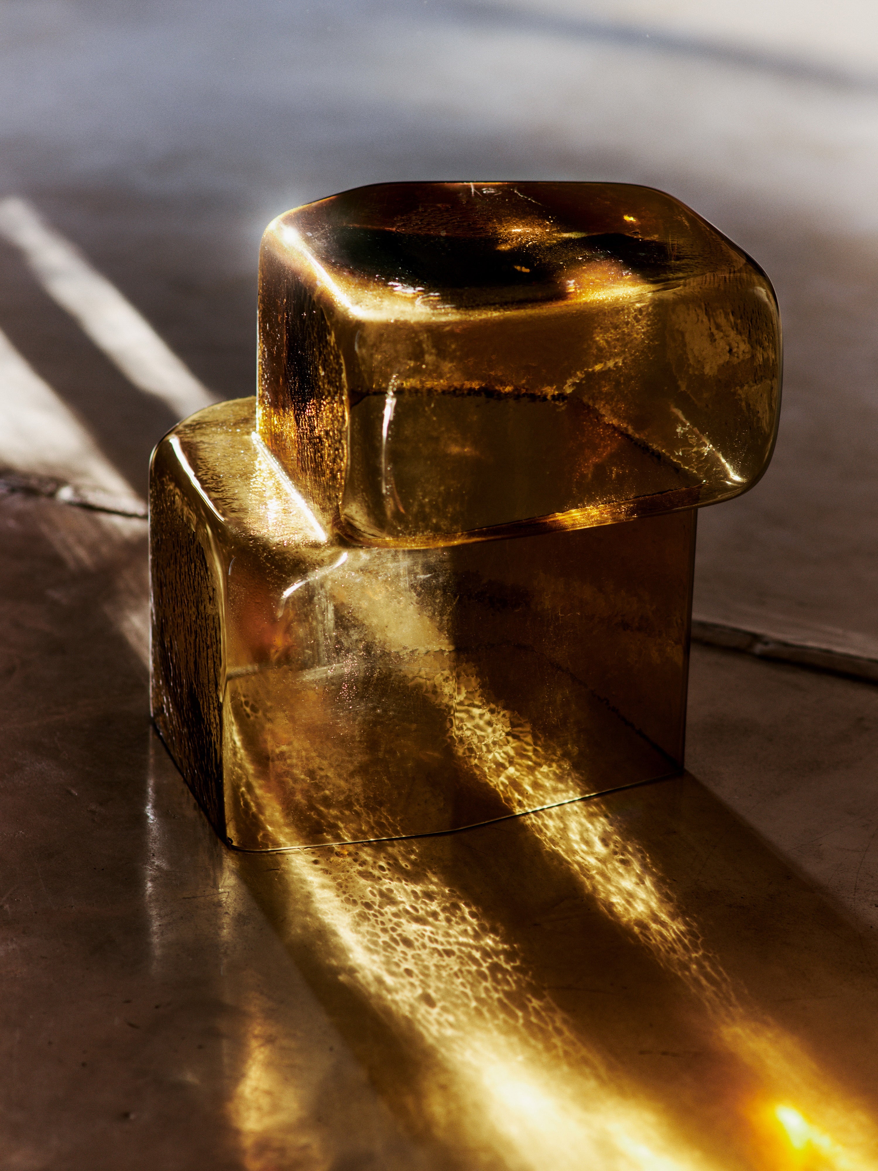 Glastisch OSCIL bernsteinfarben