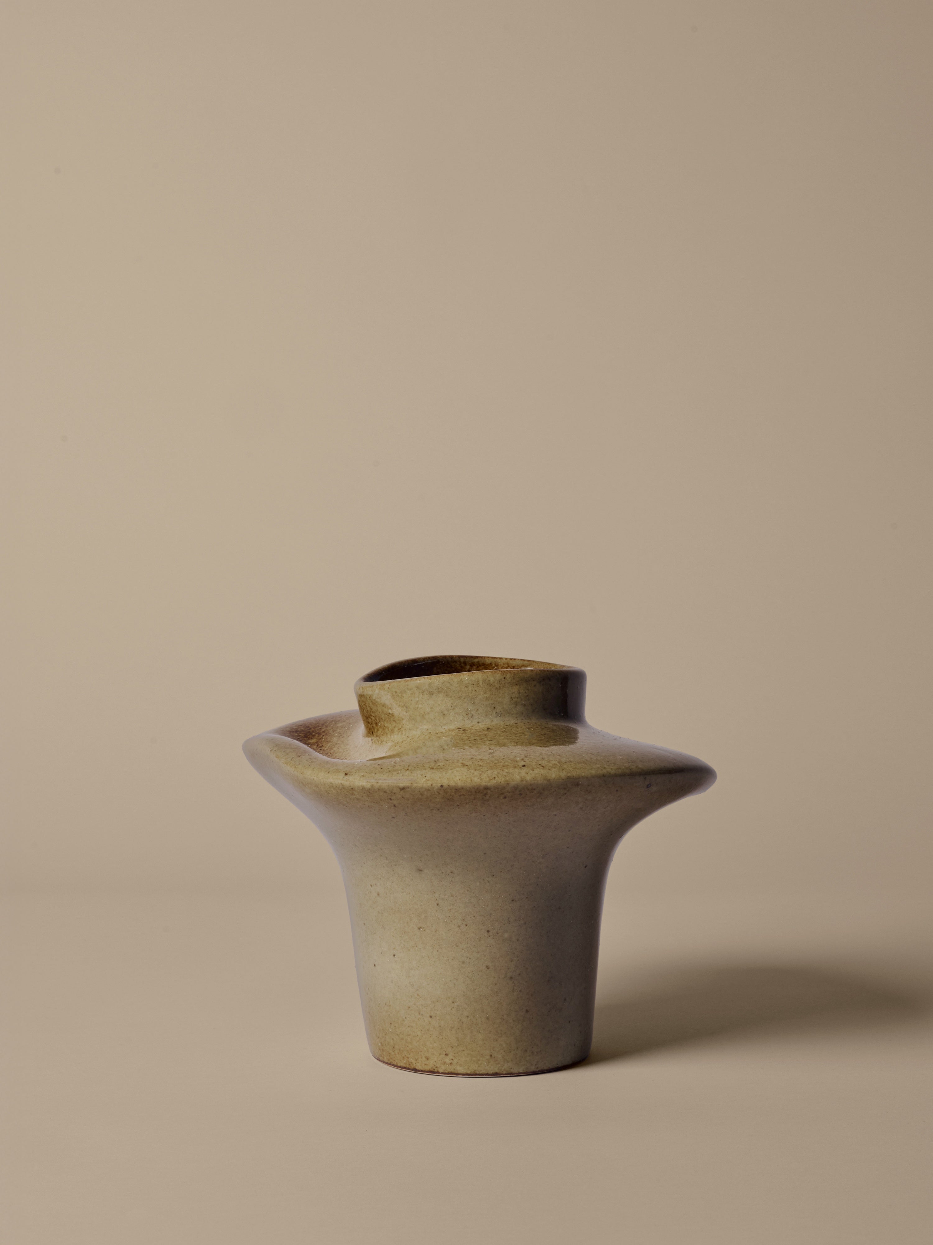 Ceramic Vase EVIO in muted green