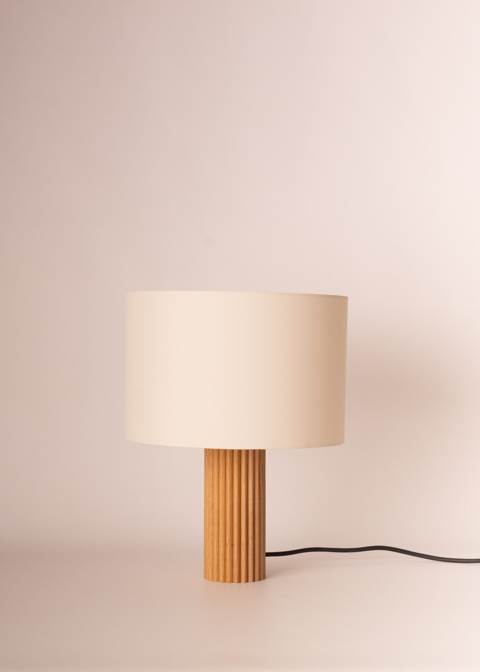 FLUTITA Table Lamp in Oak Wood