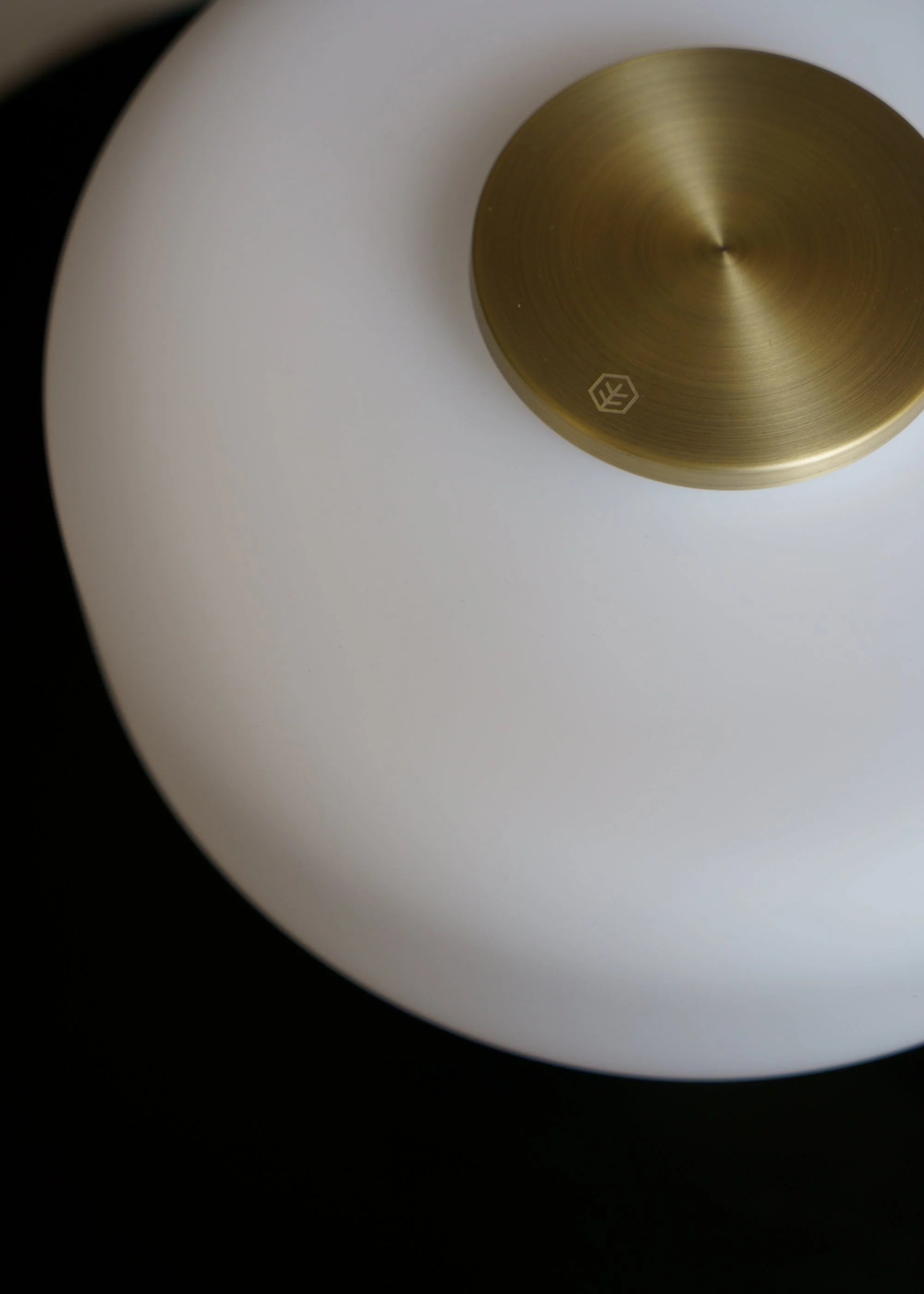 Tischlampe FONTE brauner Marmor