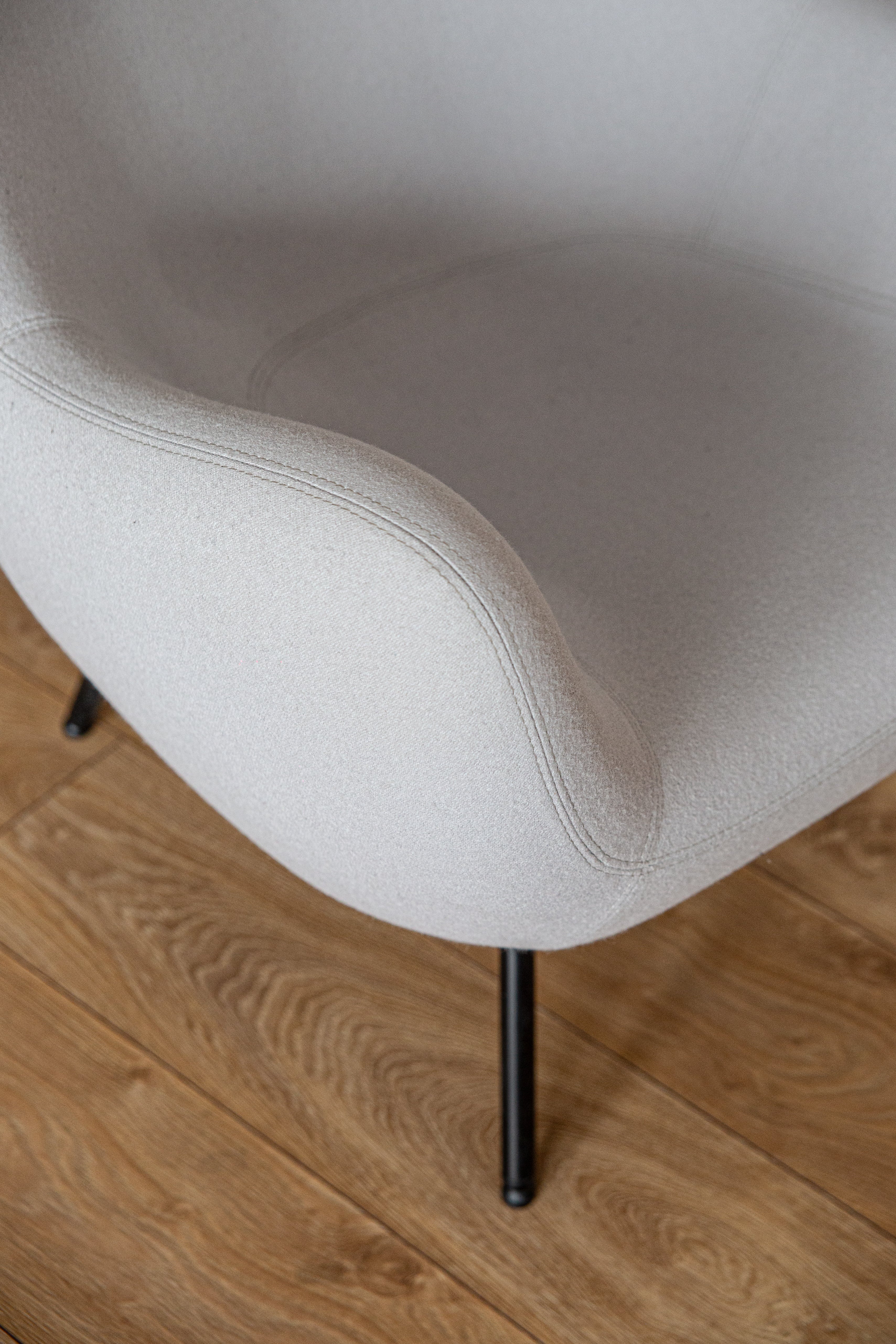 Fotel RM58 CLASSIC SOFT beżowy - poekspozycyjny – Vzór
