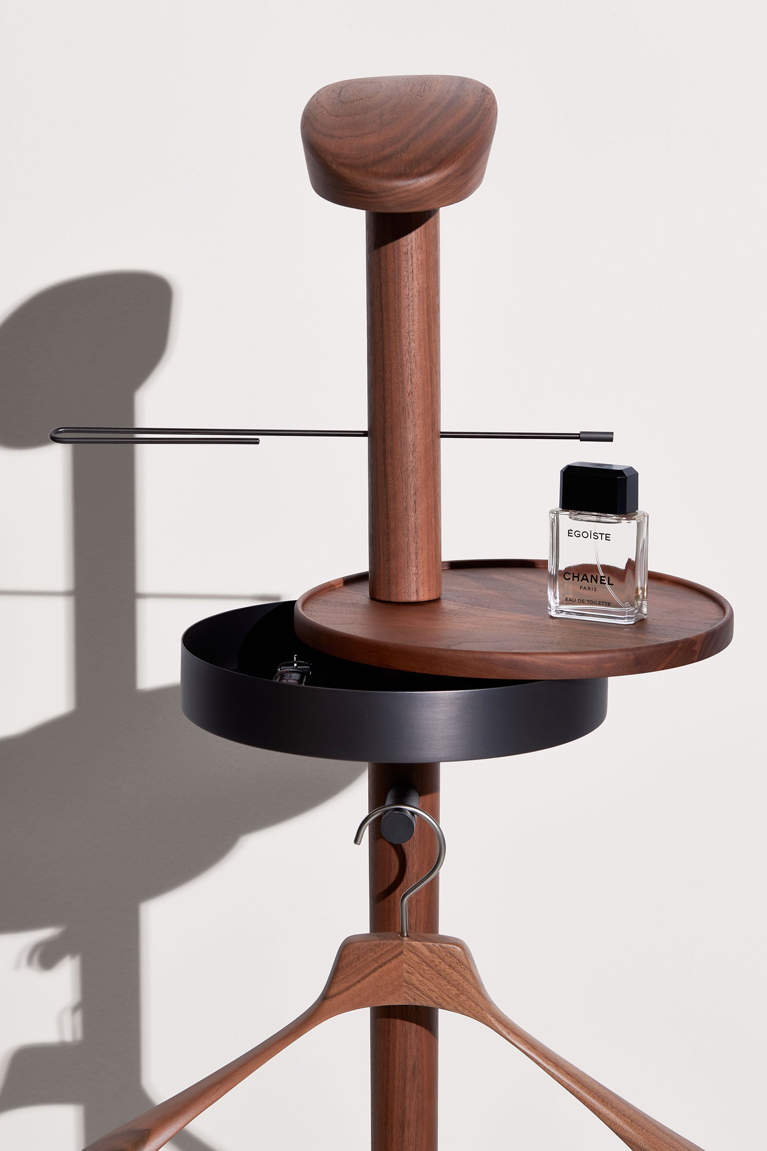 Galan M Kleiderständer aus Nussbaumholz mit braunem Marmor und grafitfarbener Oberfläche