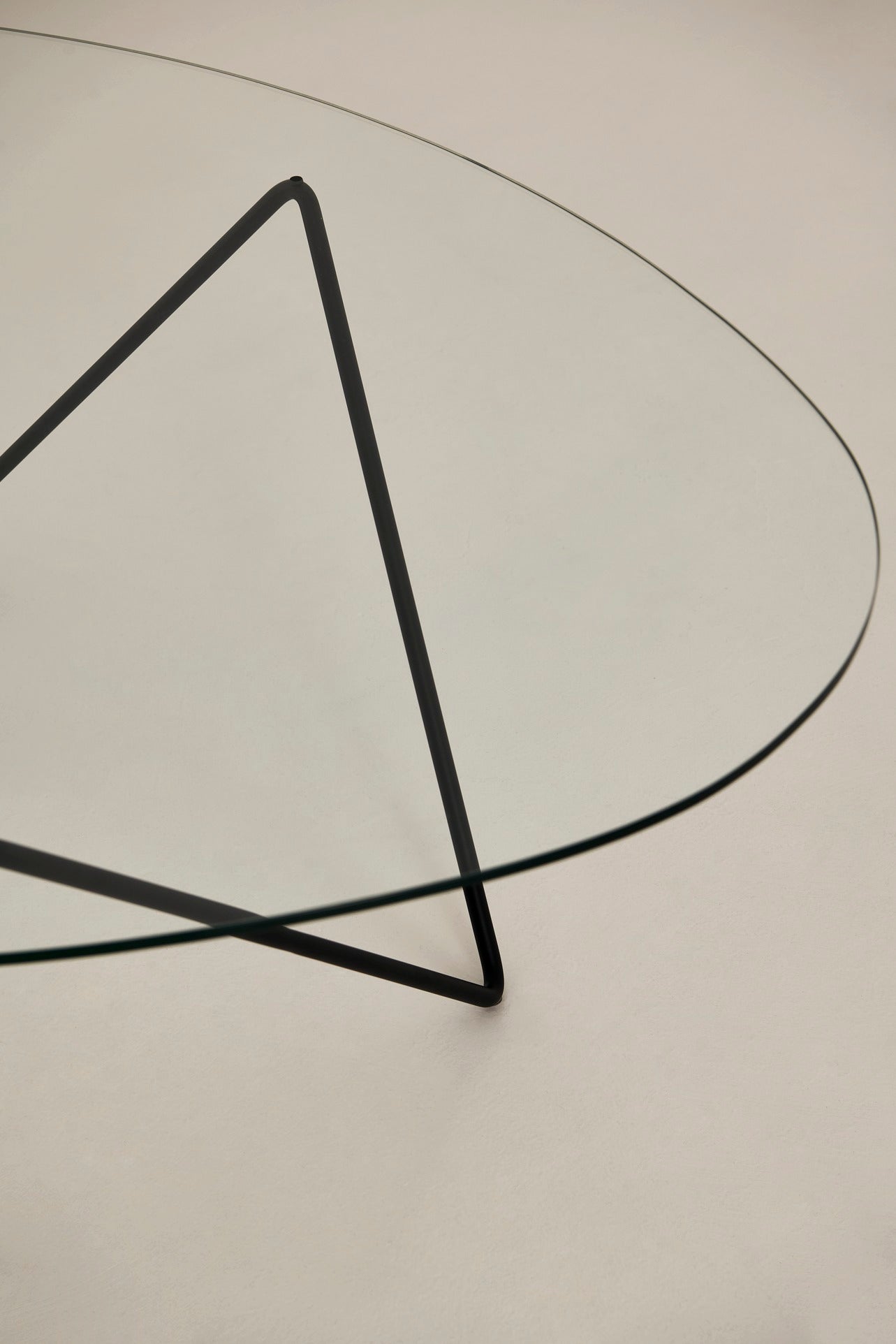 PEDRERA coffee table glass with black base