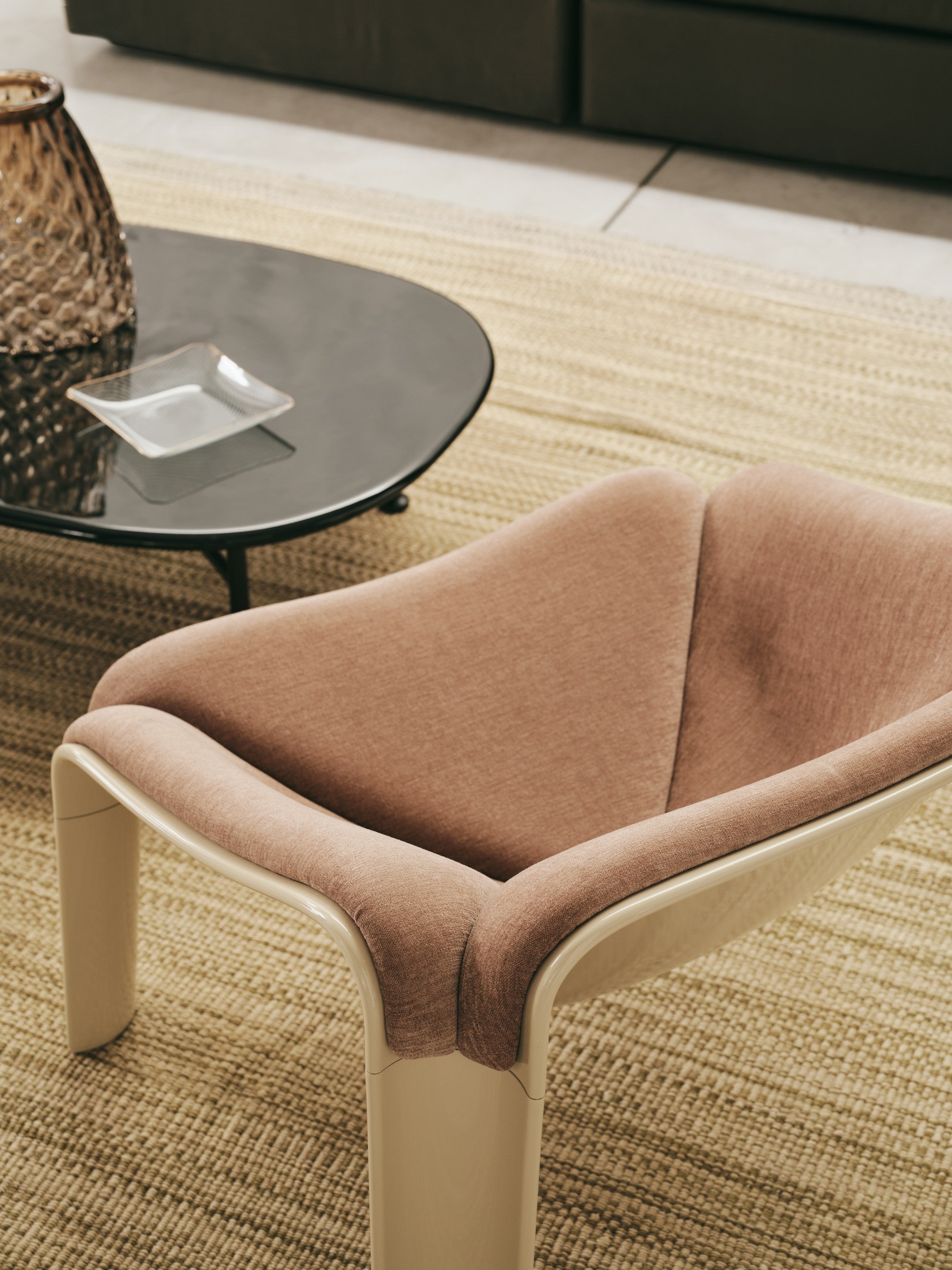 F300 Armchair Red with White Base [Amelia Revised]