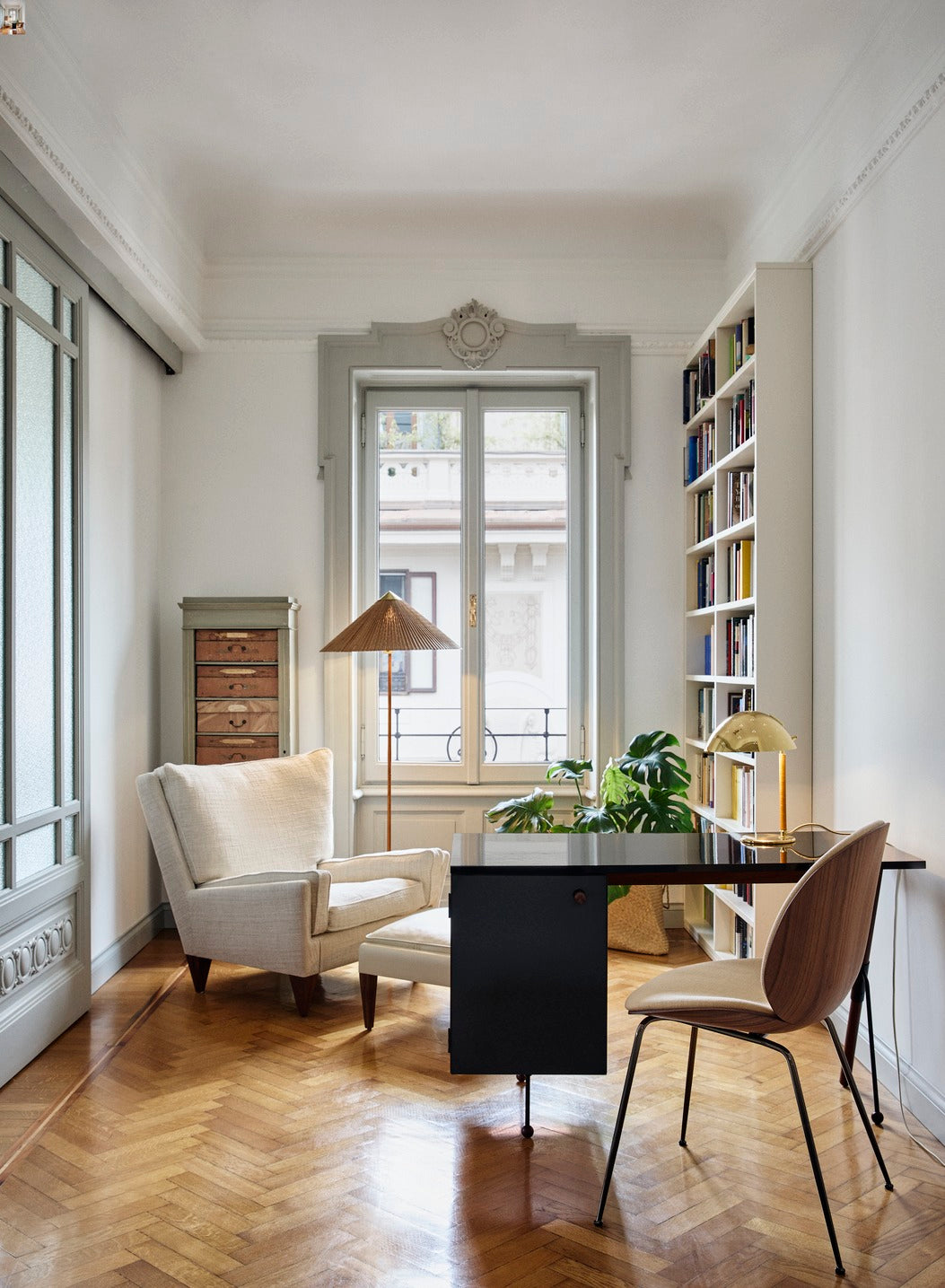 Walnut veneer desk 62