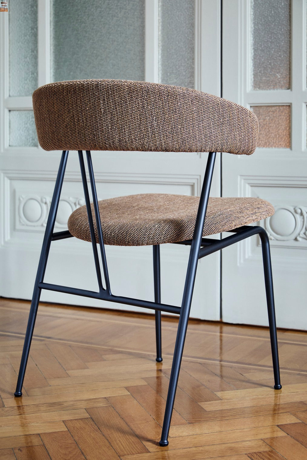 Polsterstuhl VIOLIN mit schwarzem Gestell