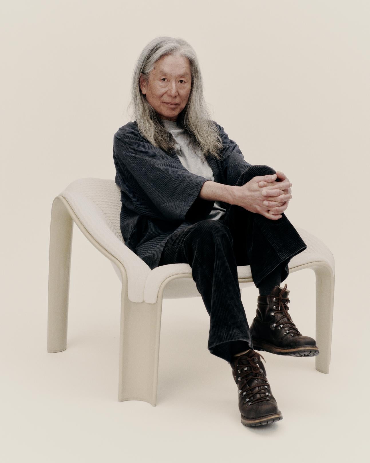 F300 Armchair White Leather with Cream Base [Amelia Revised]