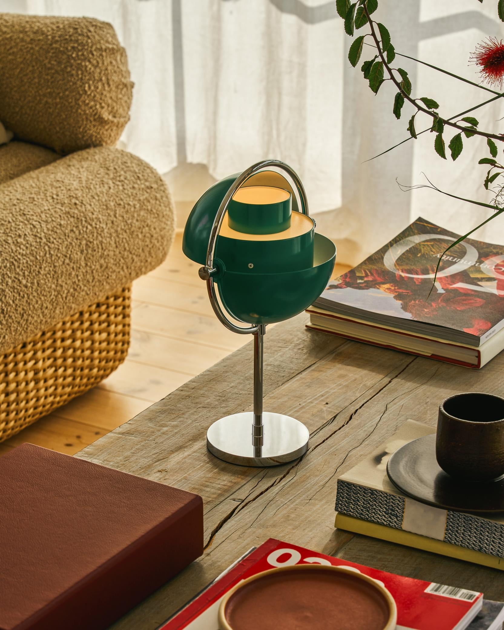 Tragbare Lampe MULTI-LITE flaschengrün mit verchromtem Sockel
