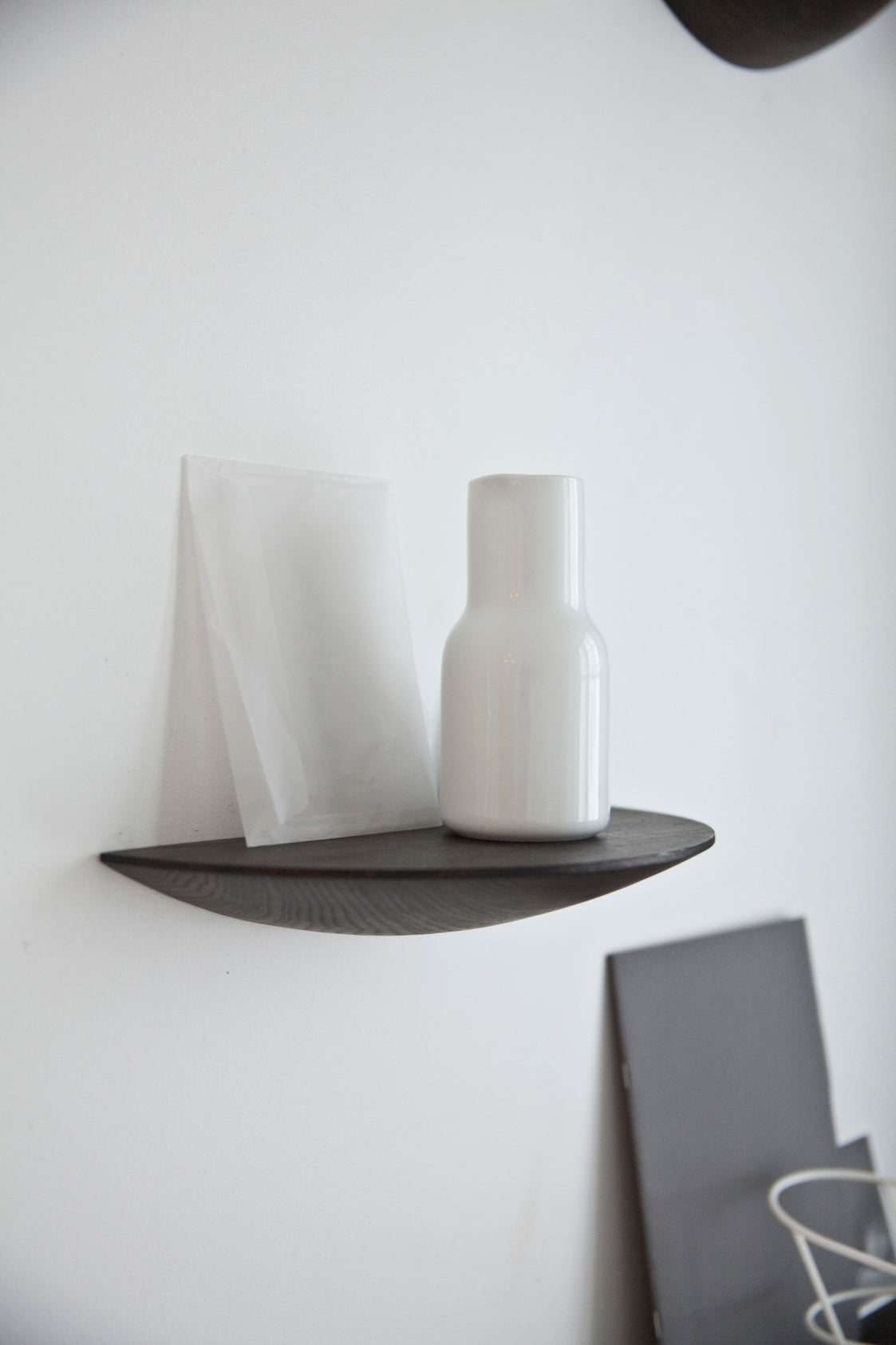 GRIDGY FUNGI Wall Shelf Black Oak Wood