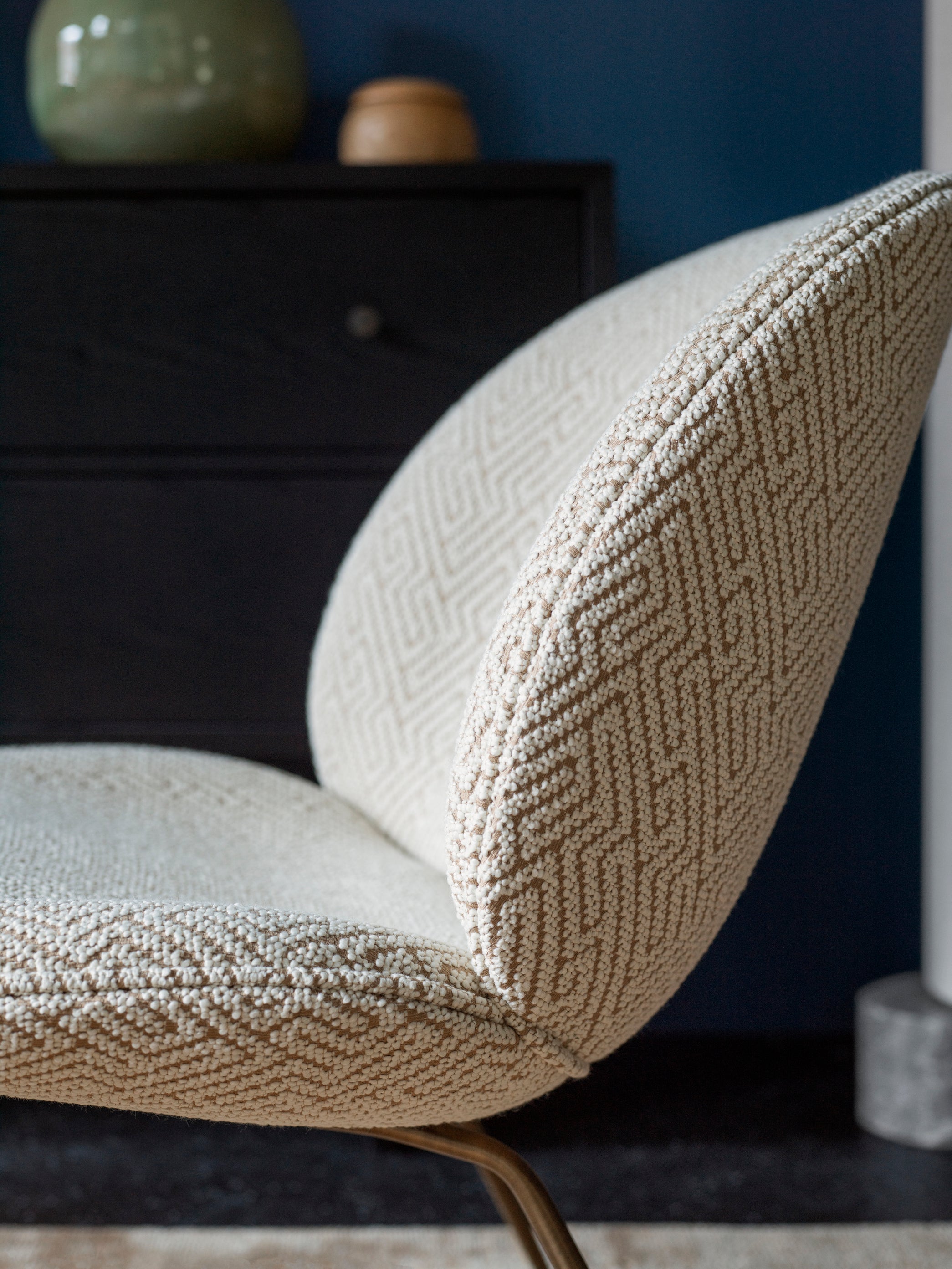 Kommode PRIVATE schwarz Eichenfurnier