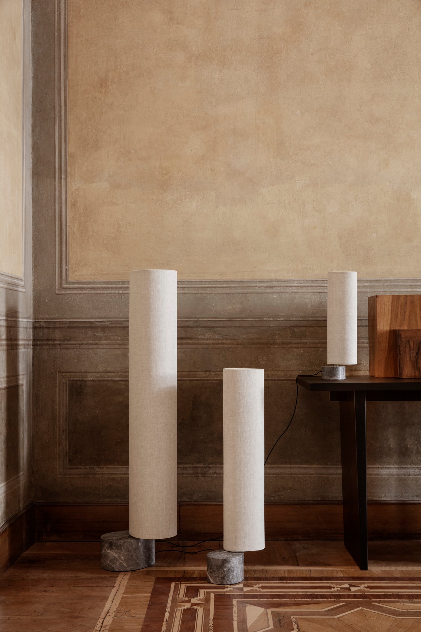 Tischlampe UNBOUND grauer Marmor