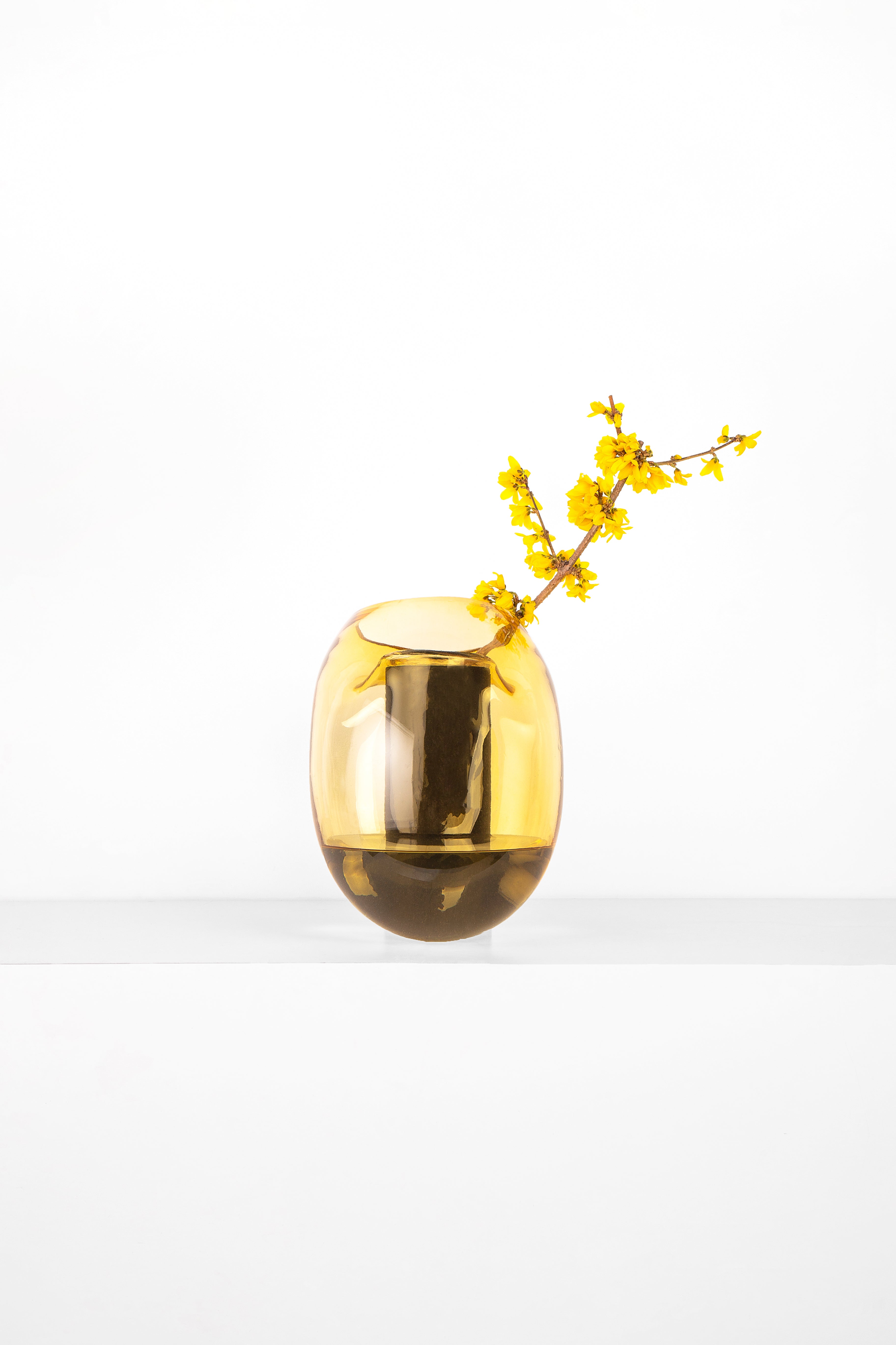 Vase GUTTA BOON bernsteinfarben mit Schwarz