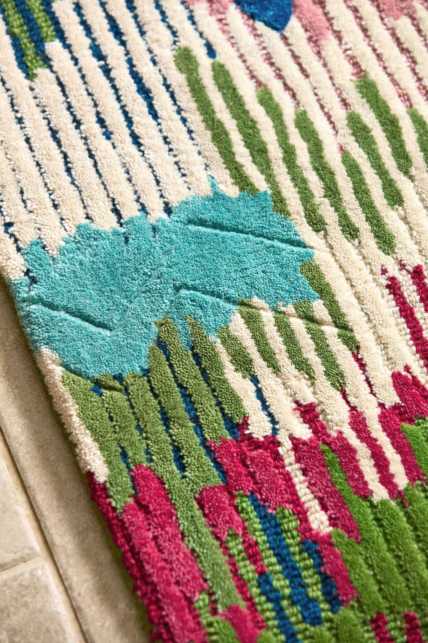 WILDERNESS PERIDOT EMERALD Teppich grün-pink