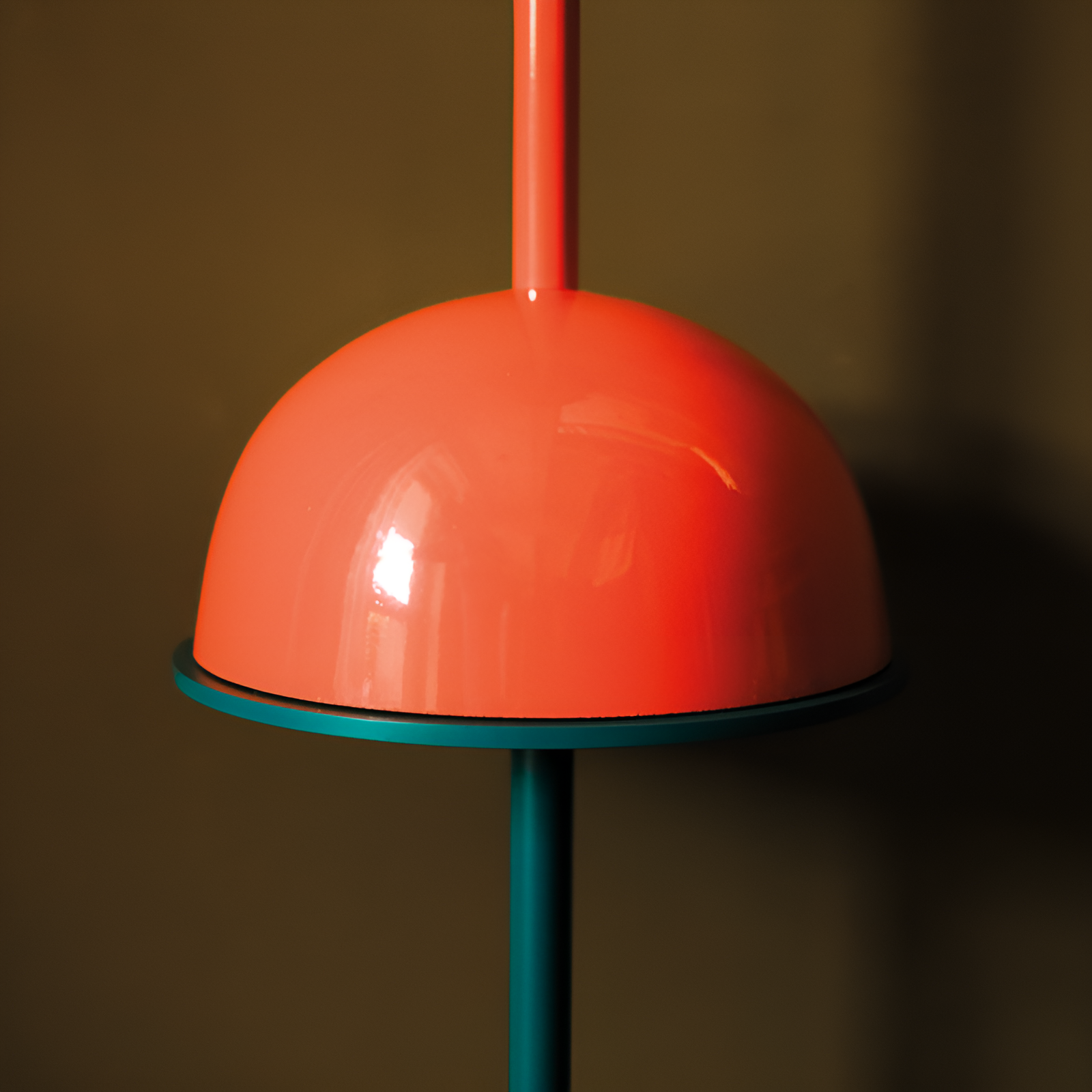 LINDA Beistelltisch. x UNC Seeblau