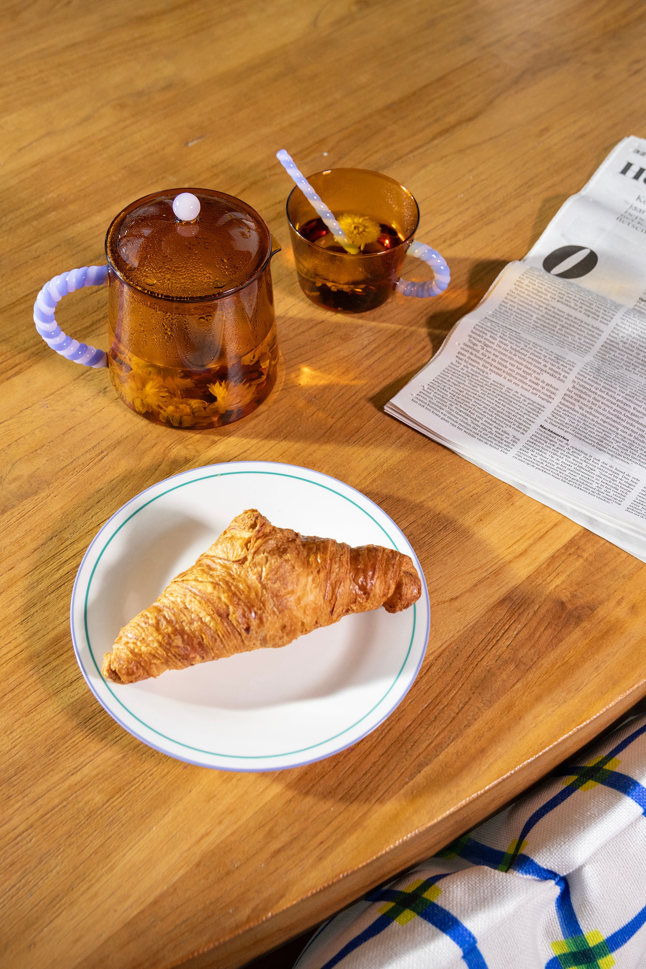 Glaskanne DUET bernsteinfarben mit lila