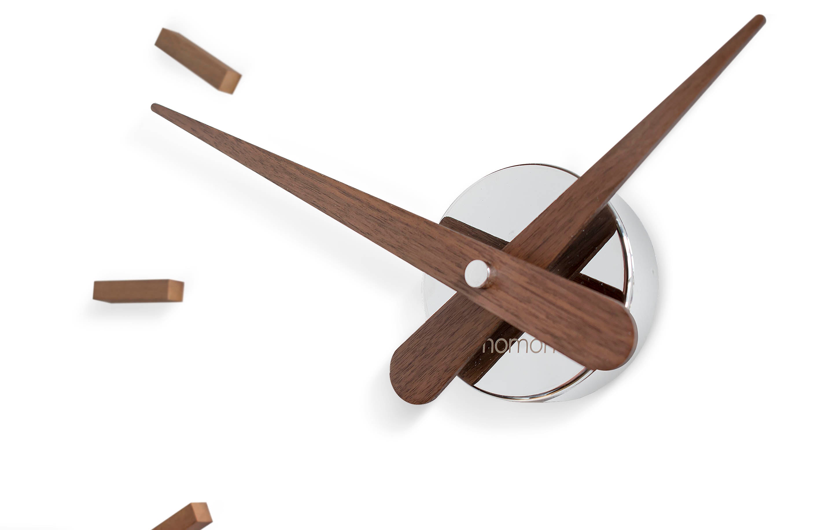 Wanduhr SUNSET aus Nussbaumholz mit verchromter Oberfläche