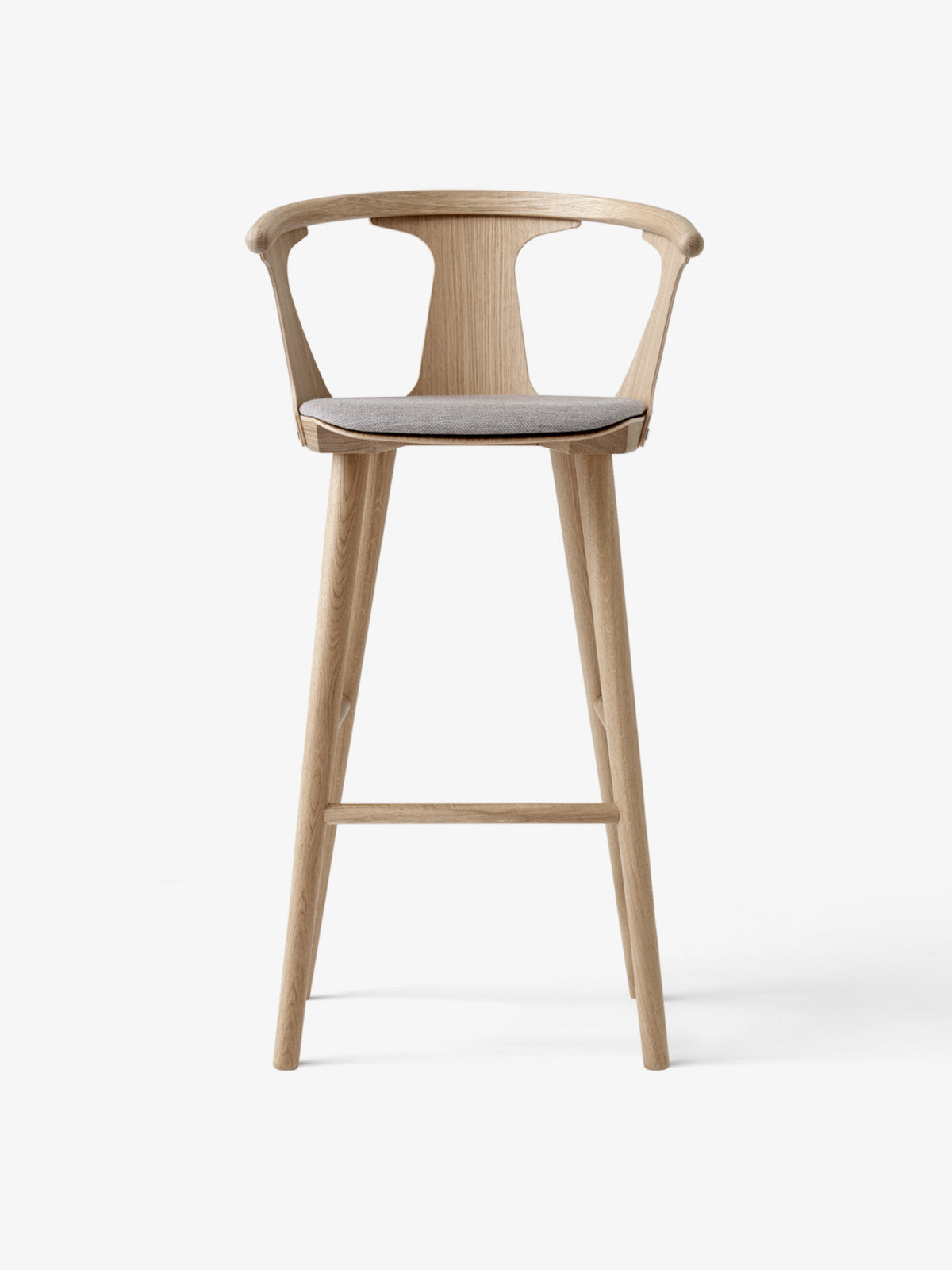 Hocker IN BETWEEN geölte Eiche mit gepolstertem Sitz