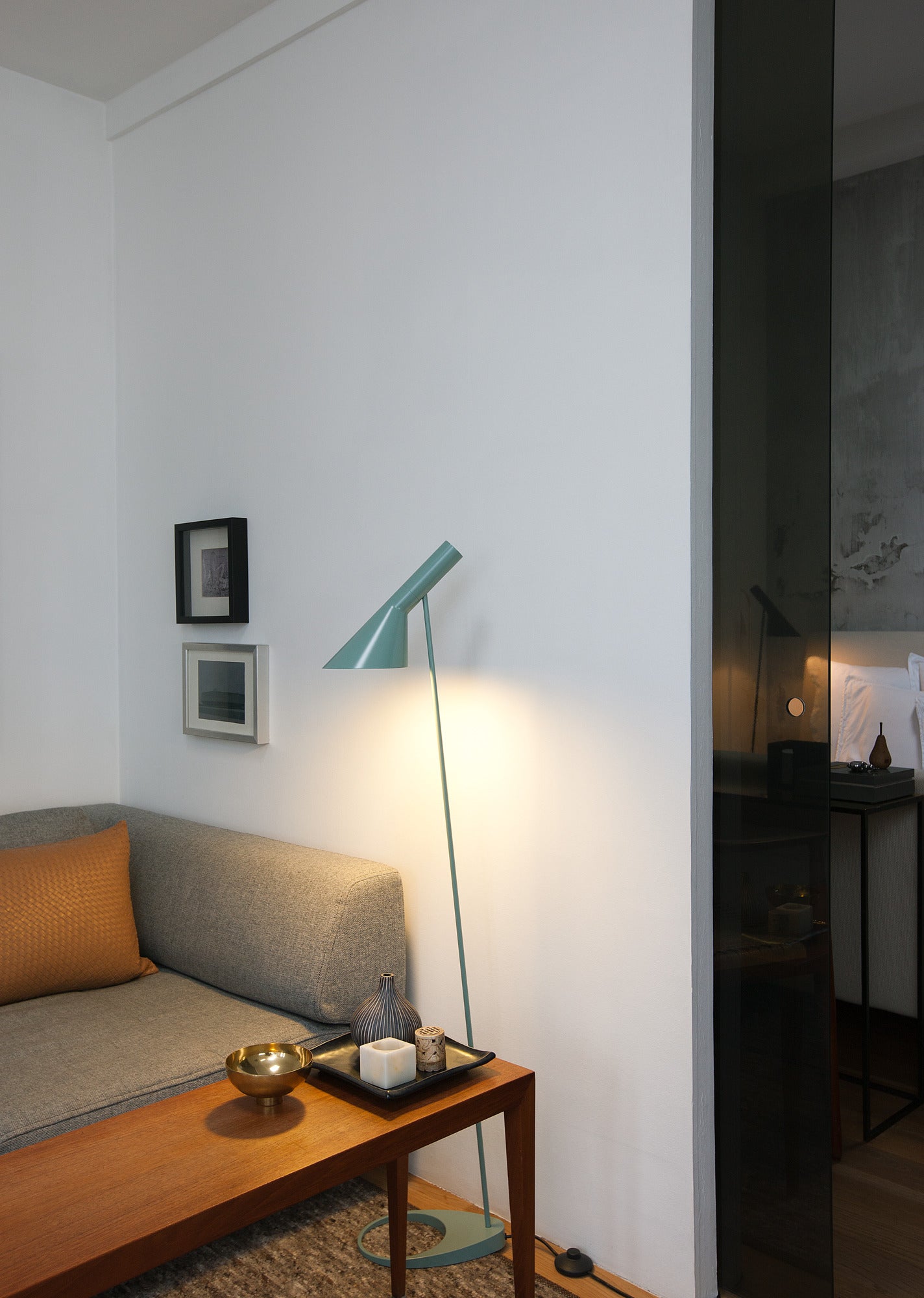 AJ floor lamp dirty blue