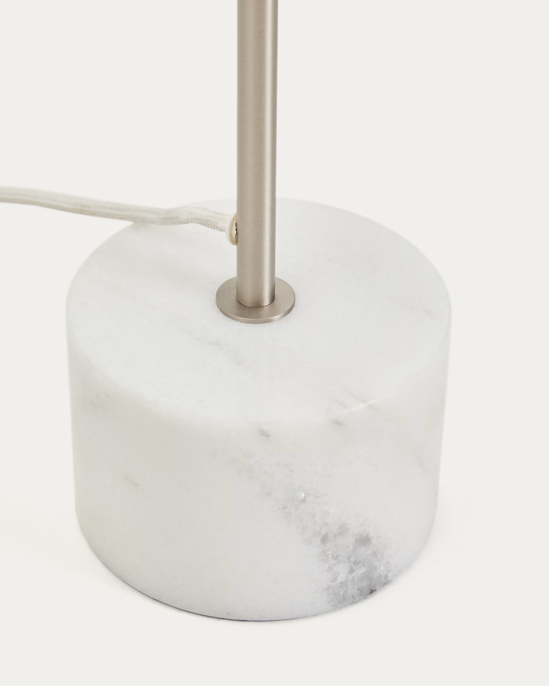Lampa podłogowa LYNOR srebrny z białą marmurową podstawą – metal